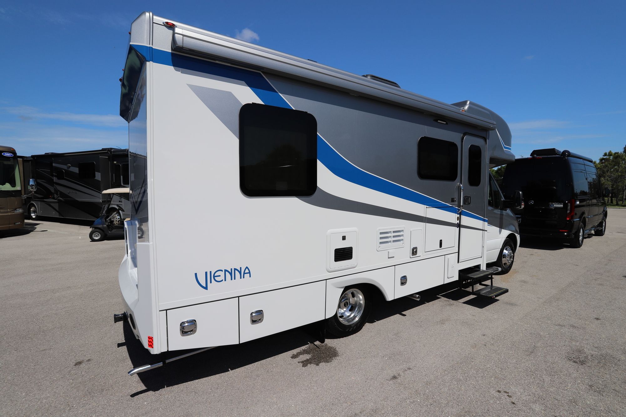 New 2021 Renegade Rv Vienna 25-V-FWC Class C  For Sale