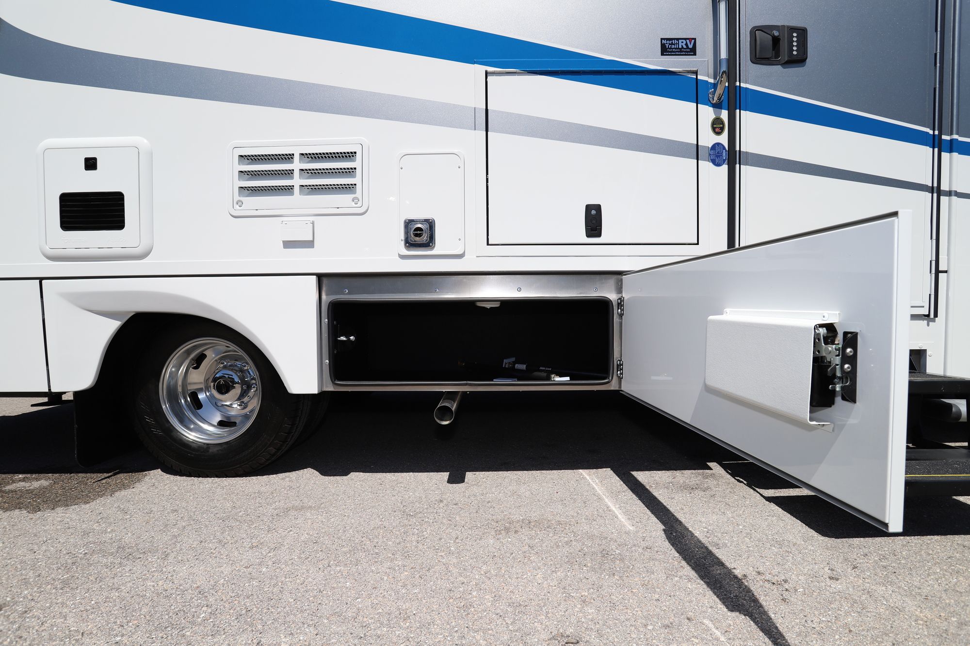 New 2021 Renegade Rv Vienna 25-V-FWC Class C  For Sale