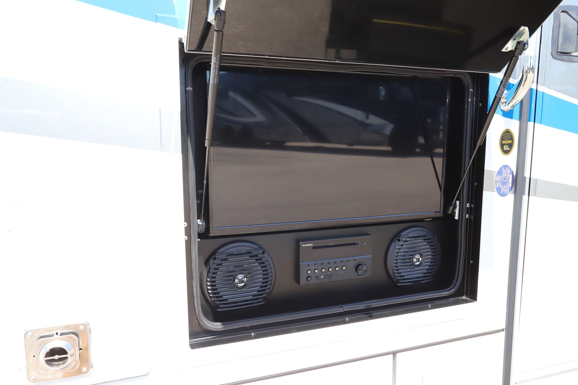 New 2021 Renegade Rv Vienna 25-V-FWC Class C  For Sale