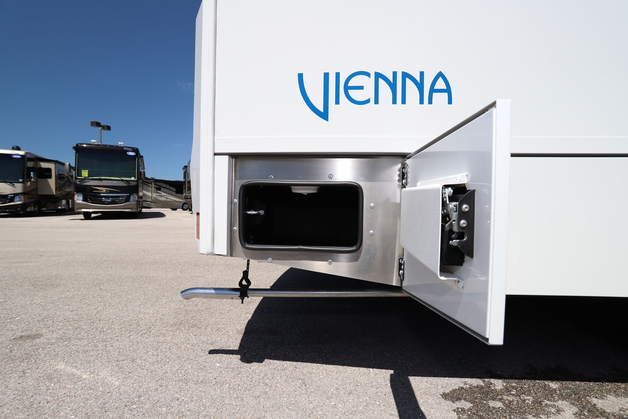 New 2021 Renegade Rv Vienna 25-V-FWC Class C  For Sale