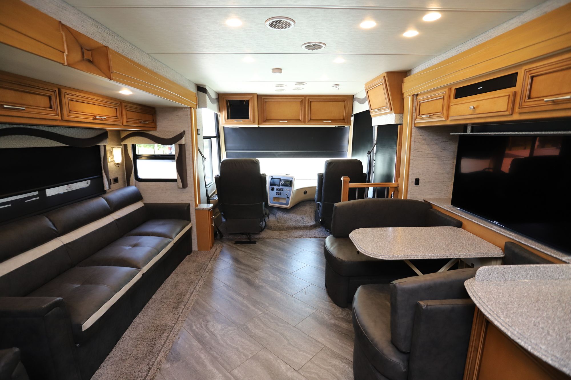 Used 2018 Newmar Canyon Star 3924 Class A  For Sale