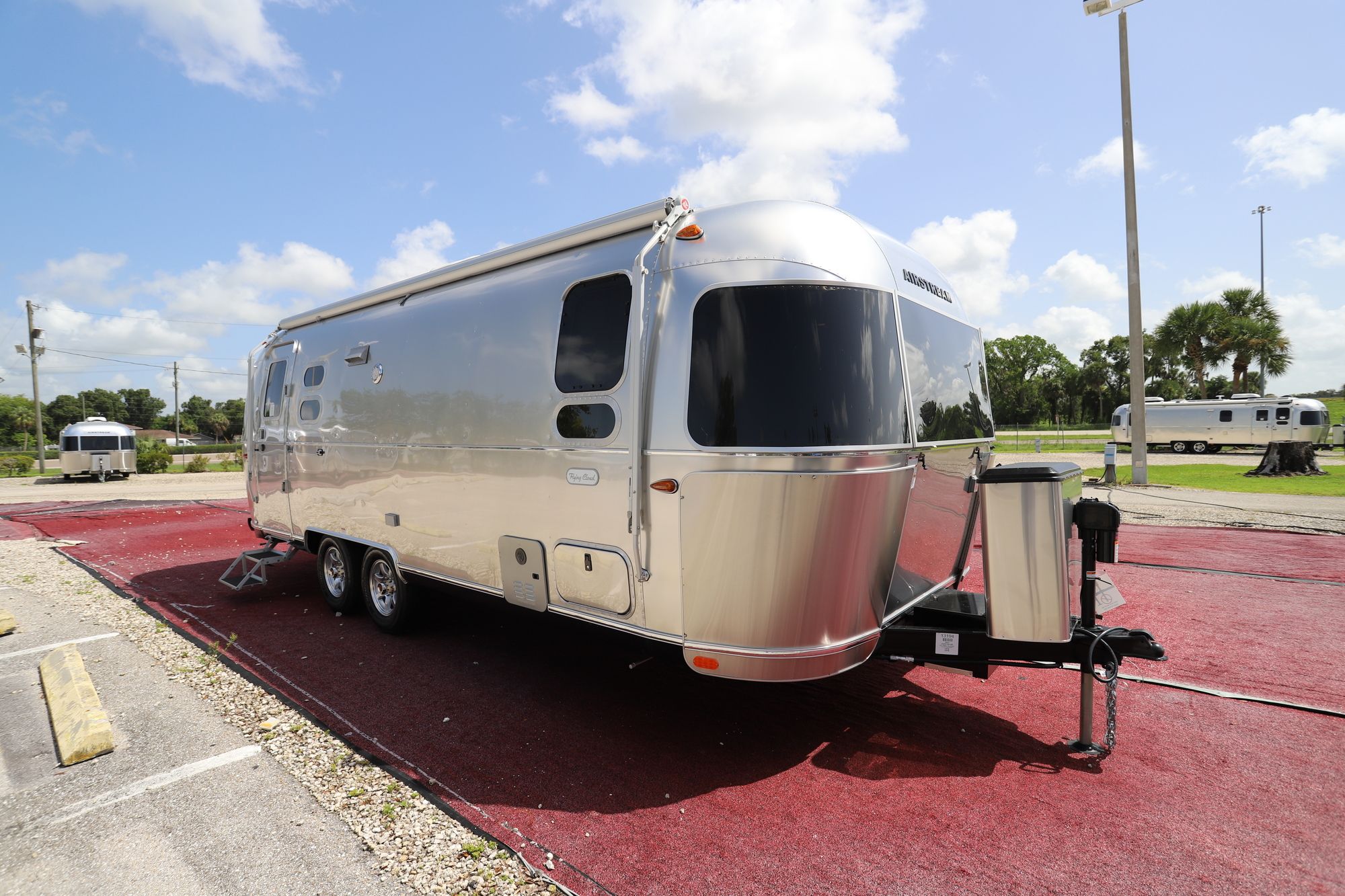 New 2021 Airstream Flying Cloud 25FB Travel Trailer  For Sale