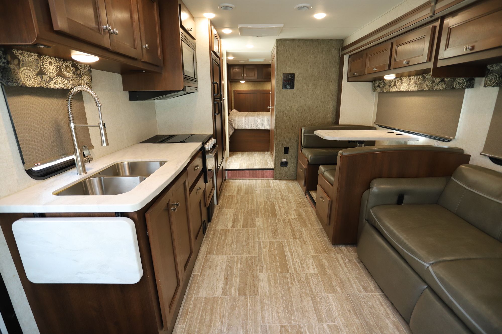 Used 2019 Forest River Sunseeker Le 2850 Class C  For Sale