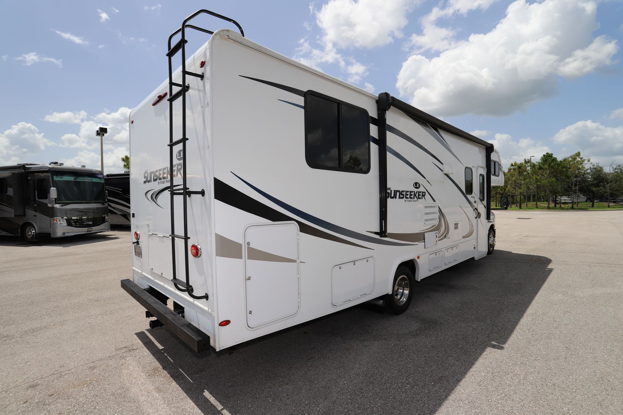 Used 2019 Forest River Sunseeker Le 2850 Class C  For Sale