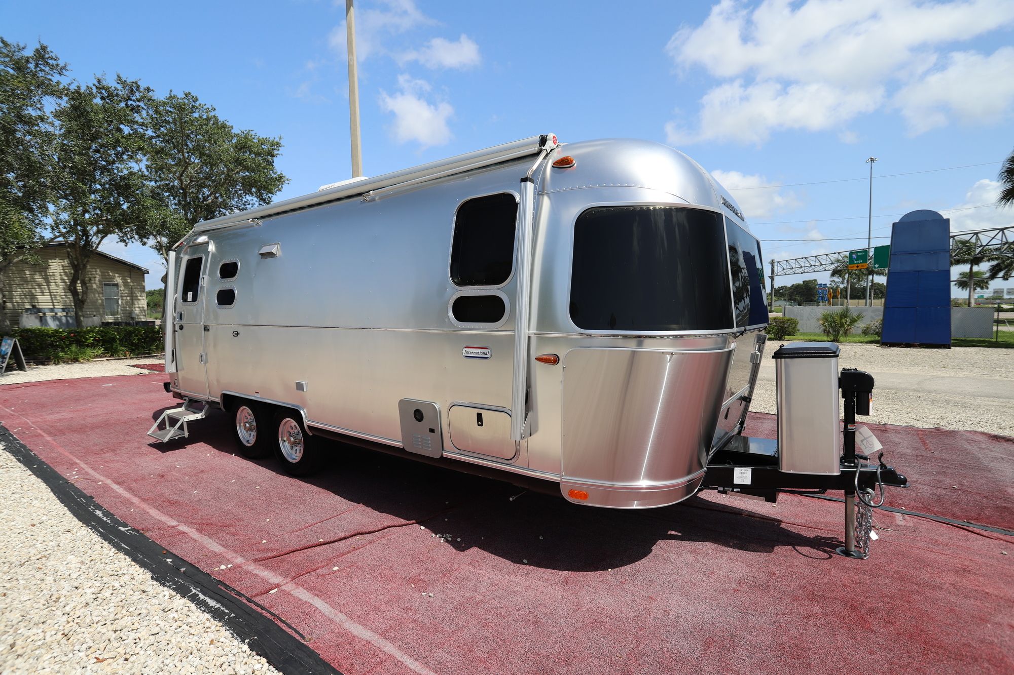 New 2021 Airstream International 25FB Travel Trailer  For Sale