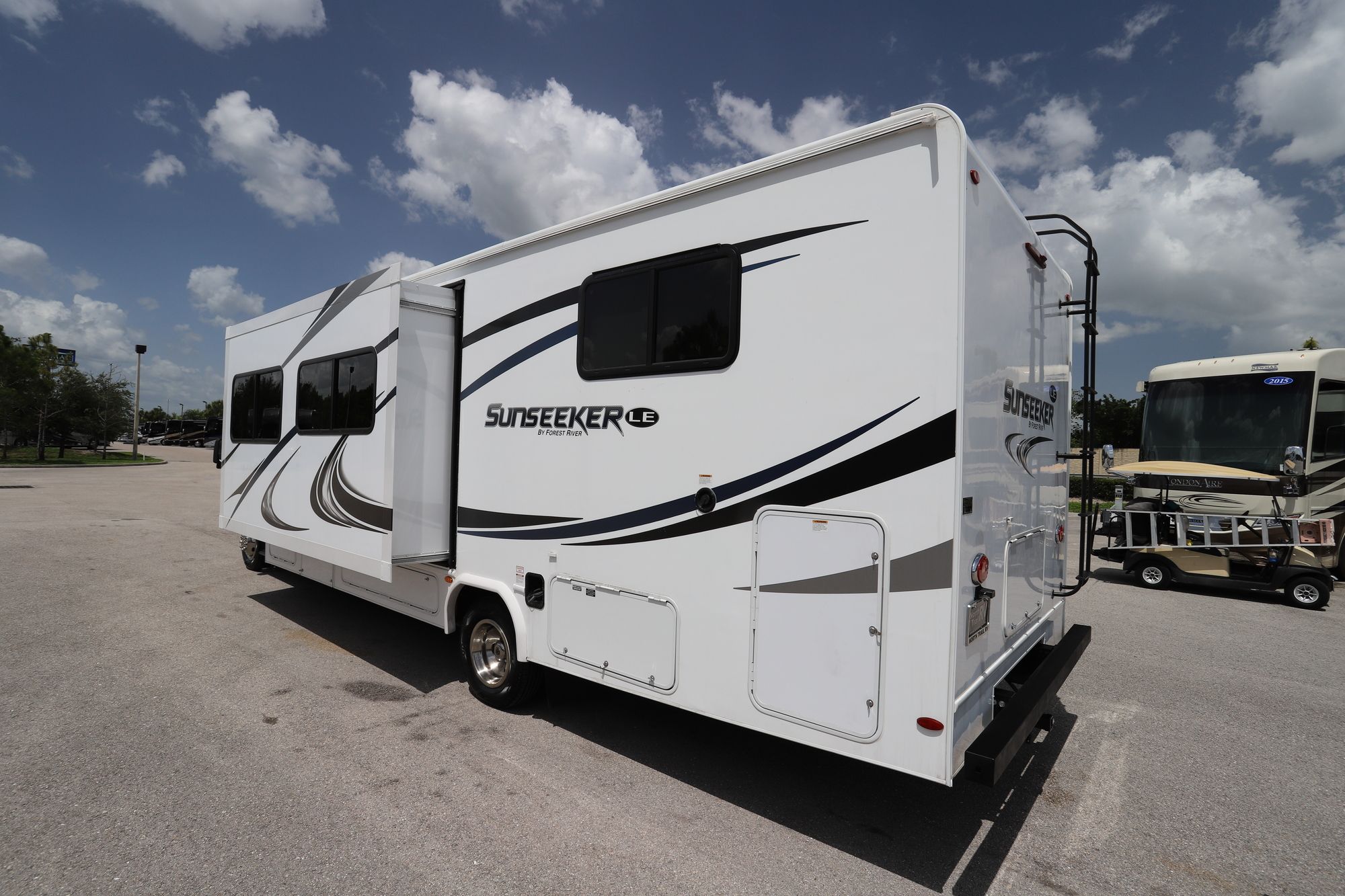 Used 2019 Forest River Sunseeker Le 2850 Class C  For Sale