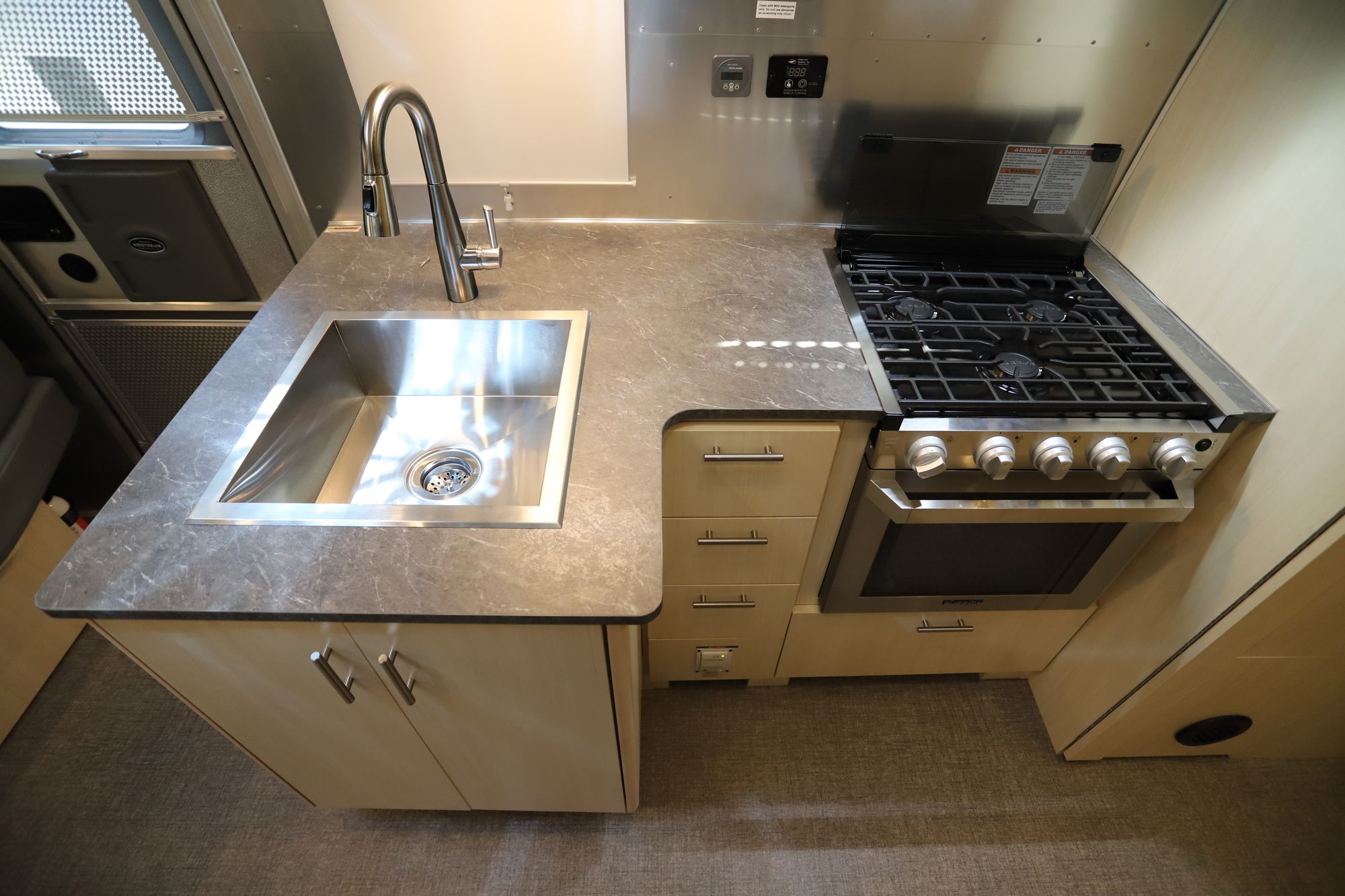 New 2021 Airstream Flying Cloud 25RB Travel Trailer  For Sale