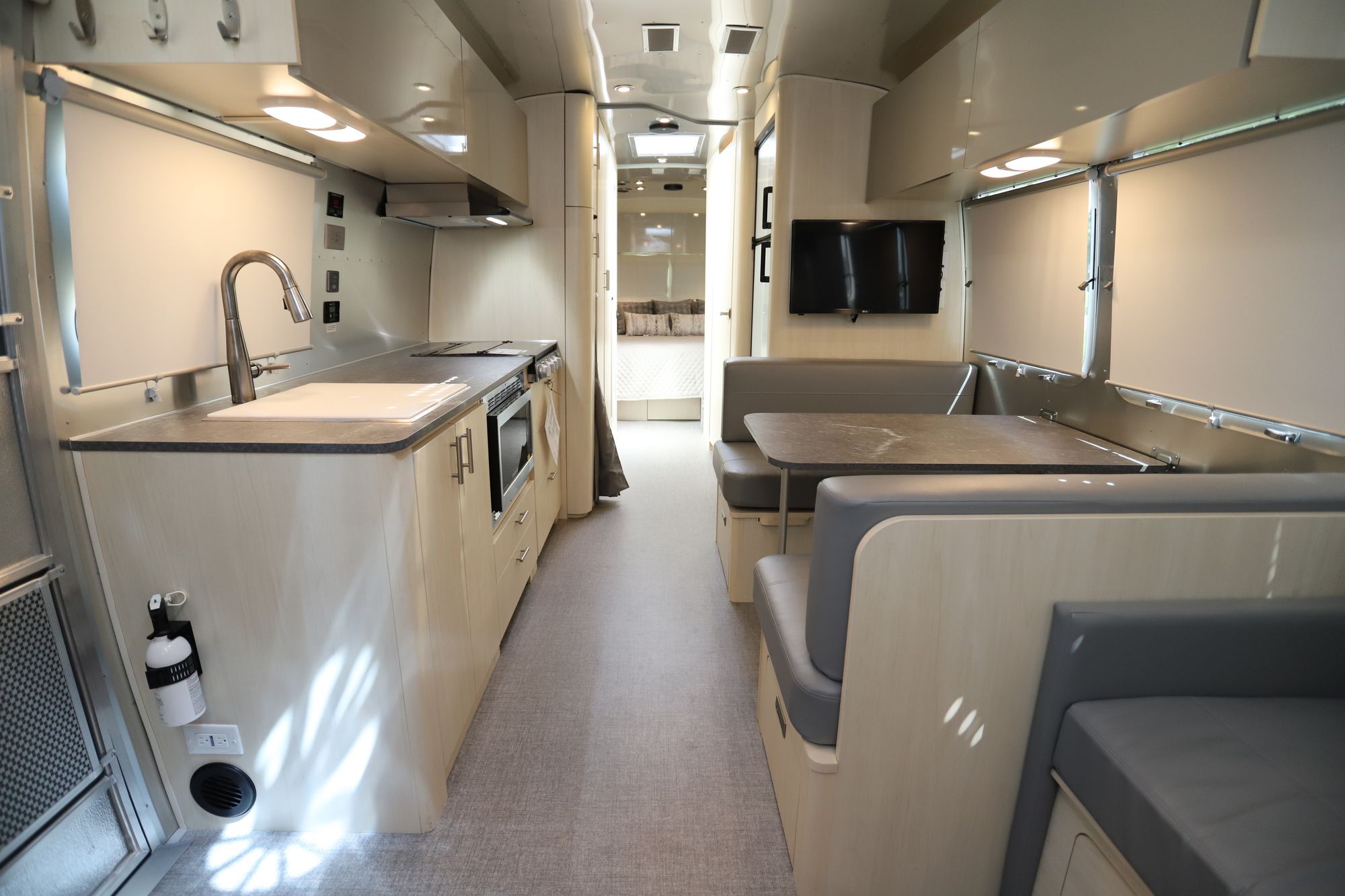 New 2021 Airstream Flying Cloud 30RB Travel Trailer  For Sale