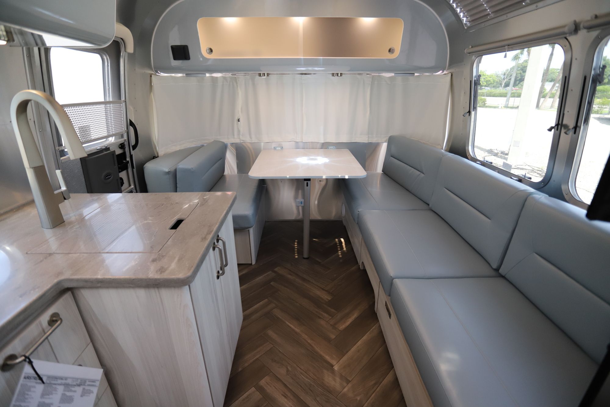 New 2021 Airstream International 25FB Travel Trailer  For Sale