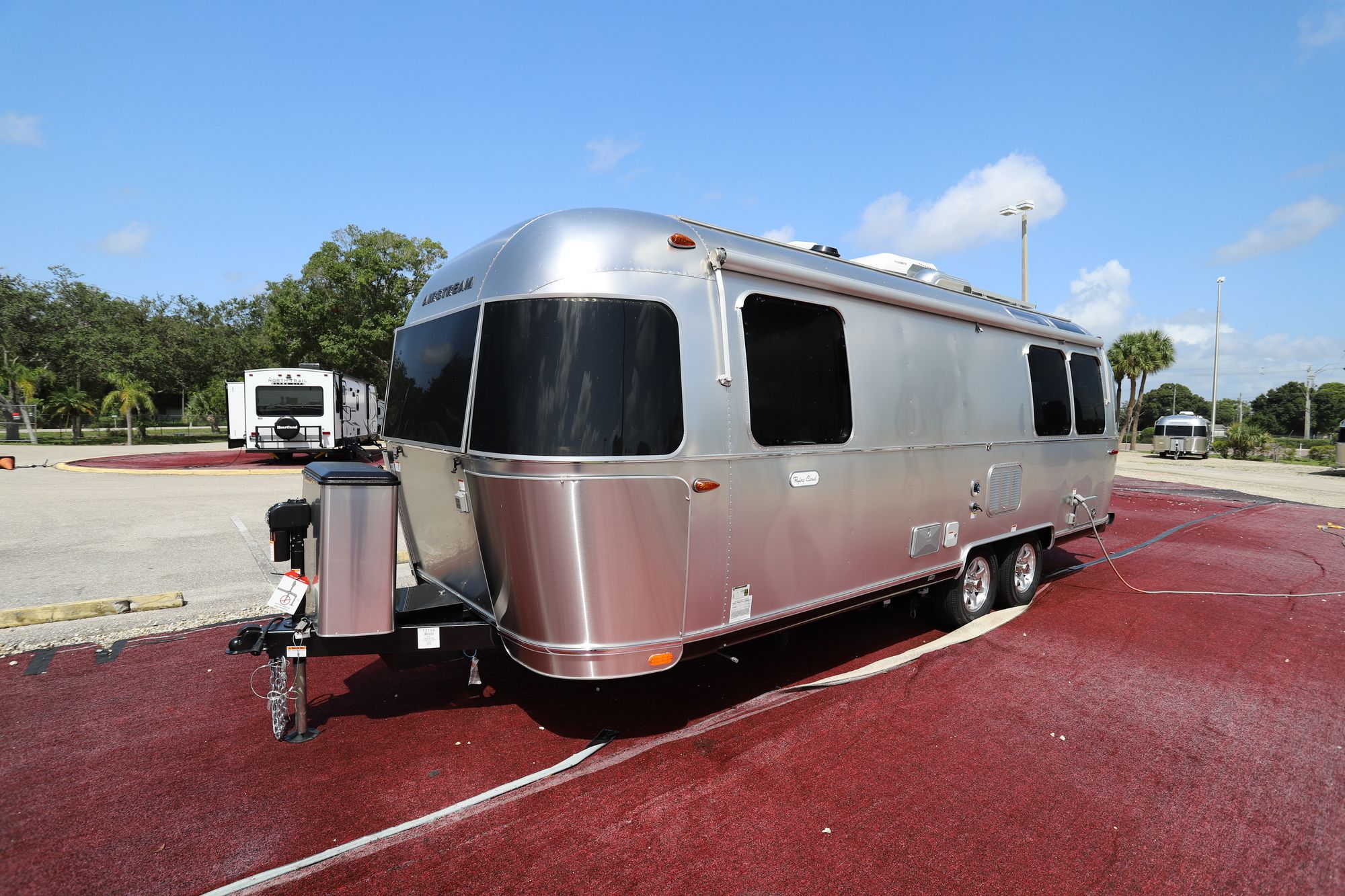 New 2021 Airstream Flying Cloud 25FB Travel Trailer  For Sale