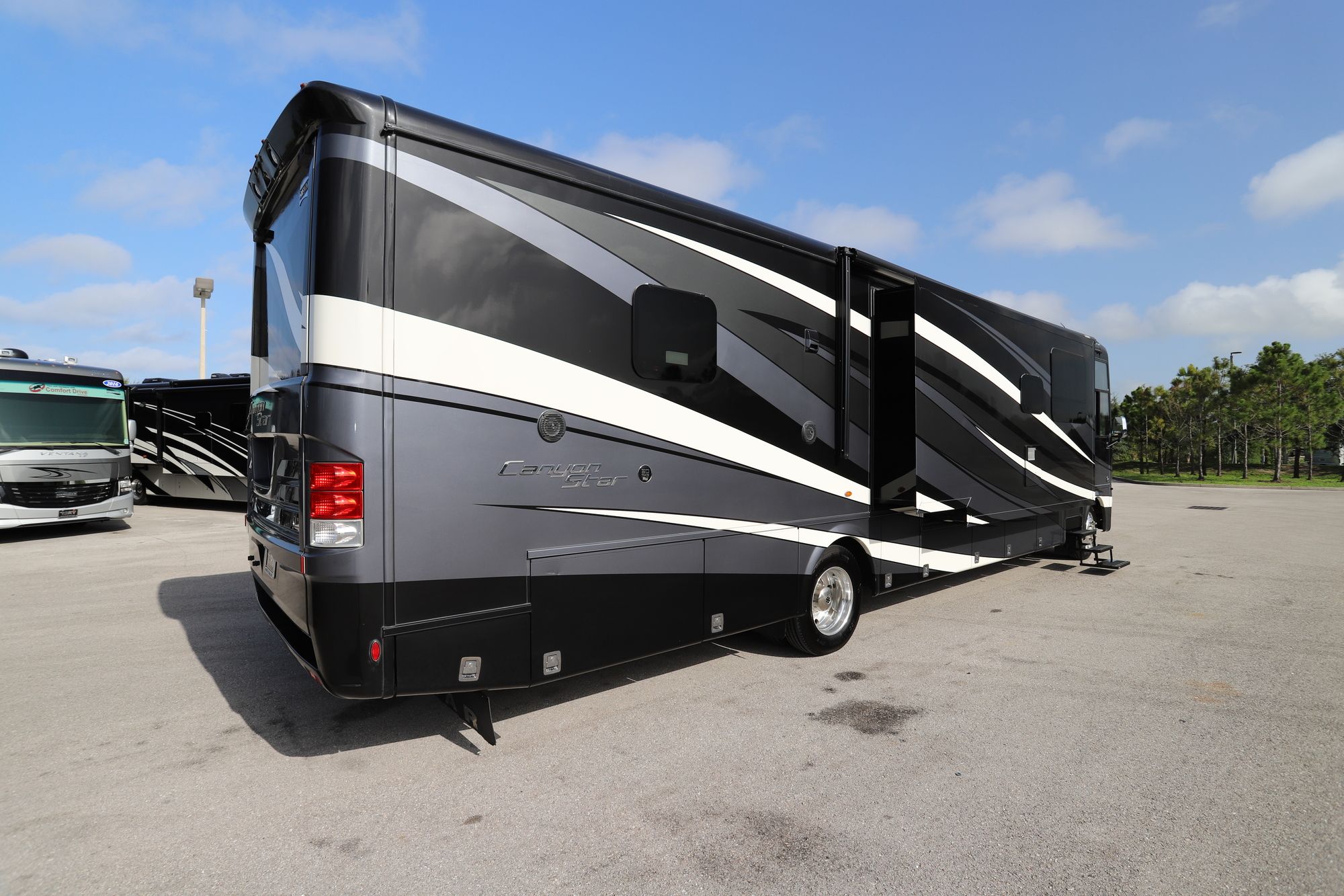 Used 2018 Newmar Canyon Star 3924 Class A  For Sale