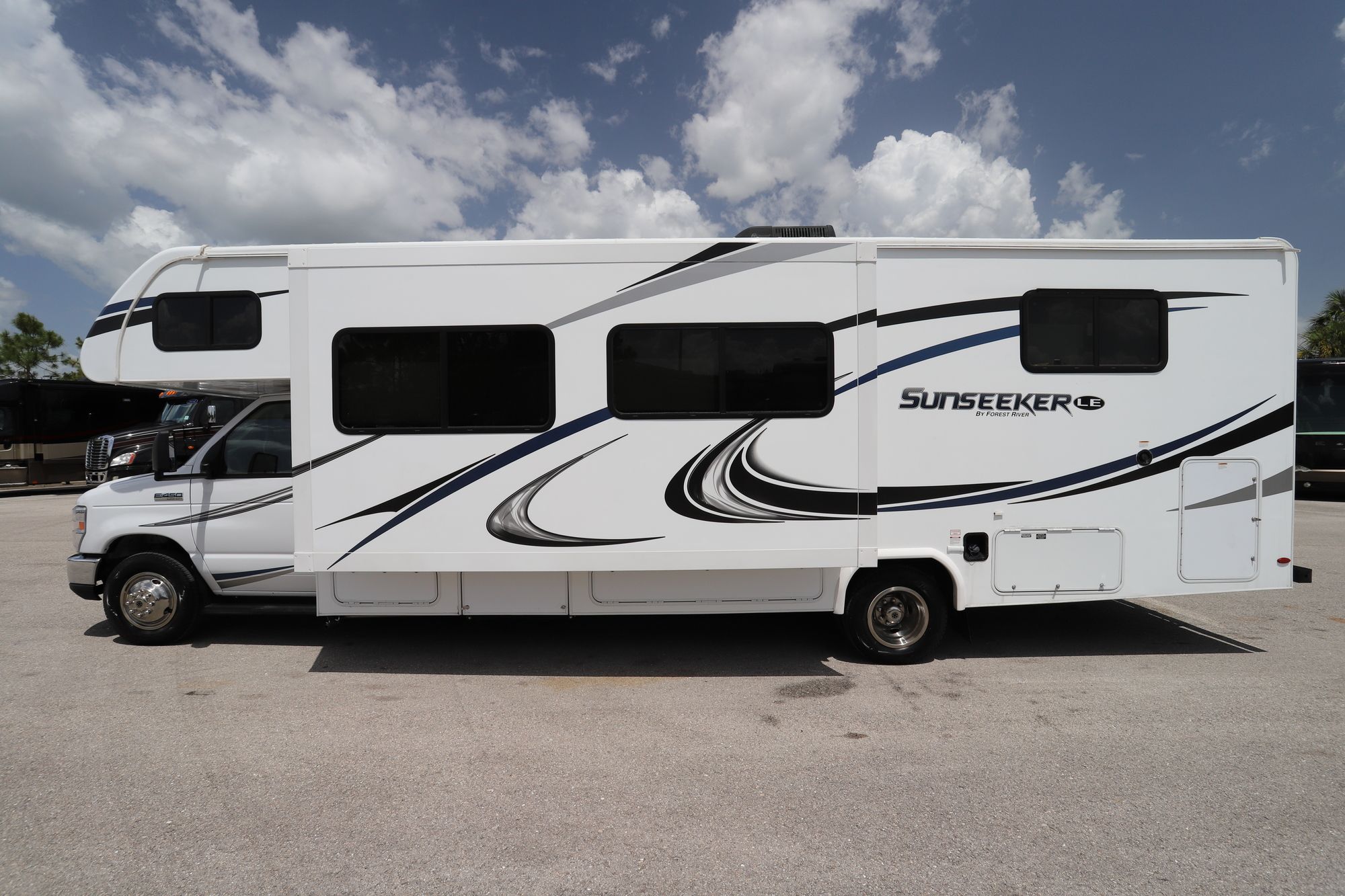 Used 2019 Forest River Sunseeker Le 2850 Class C  For Sale