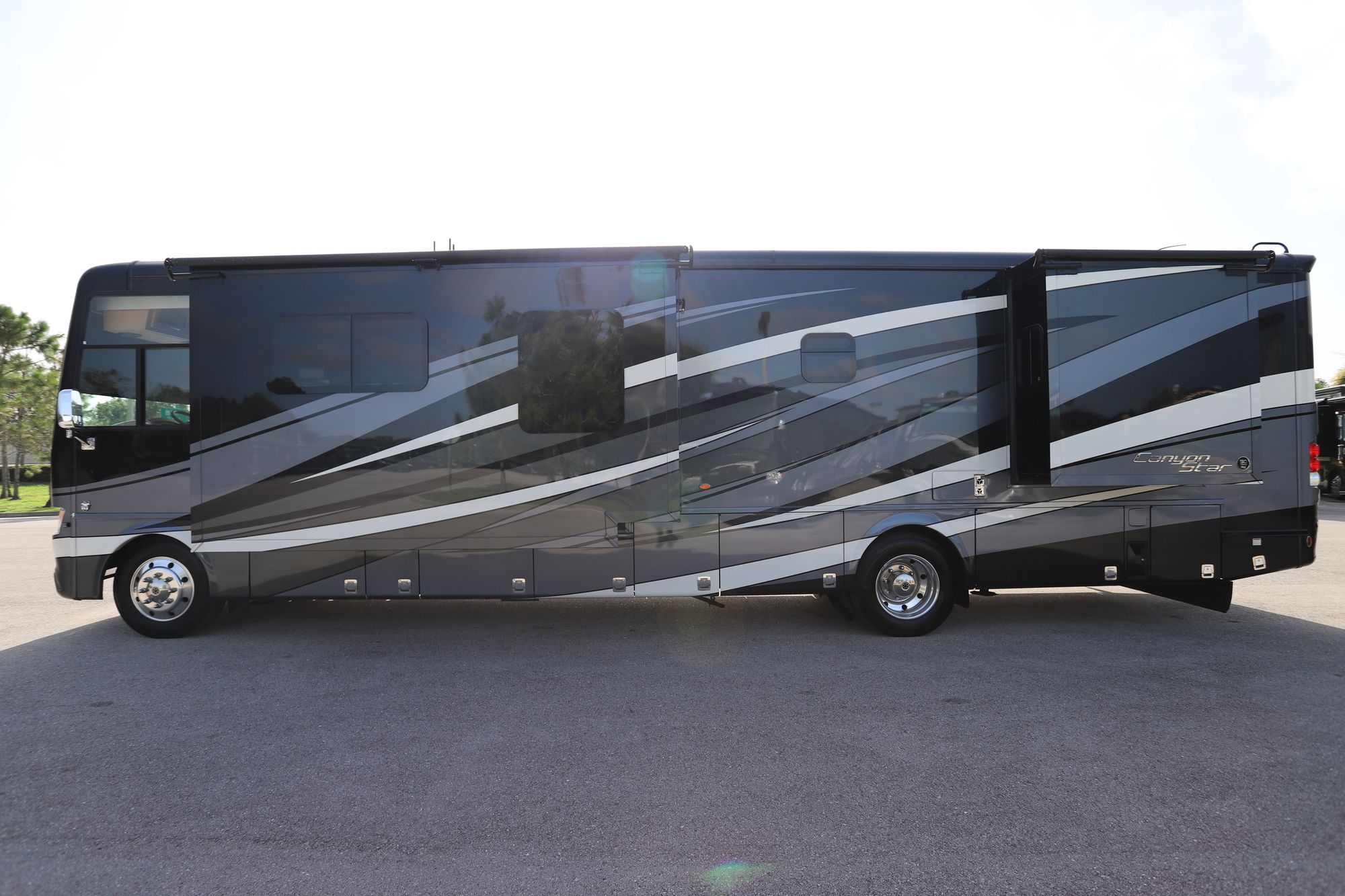 Used 2018 Newmar Canyon Star 3924 Class A  For Sale