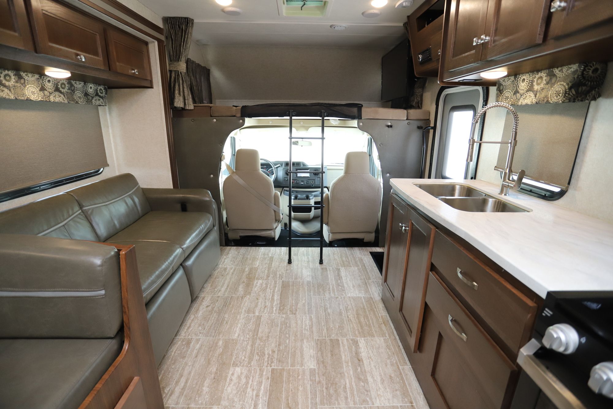 Used 2019 Forest River Sunseeker Le 2850 Class C  For Sale