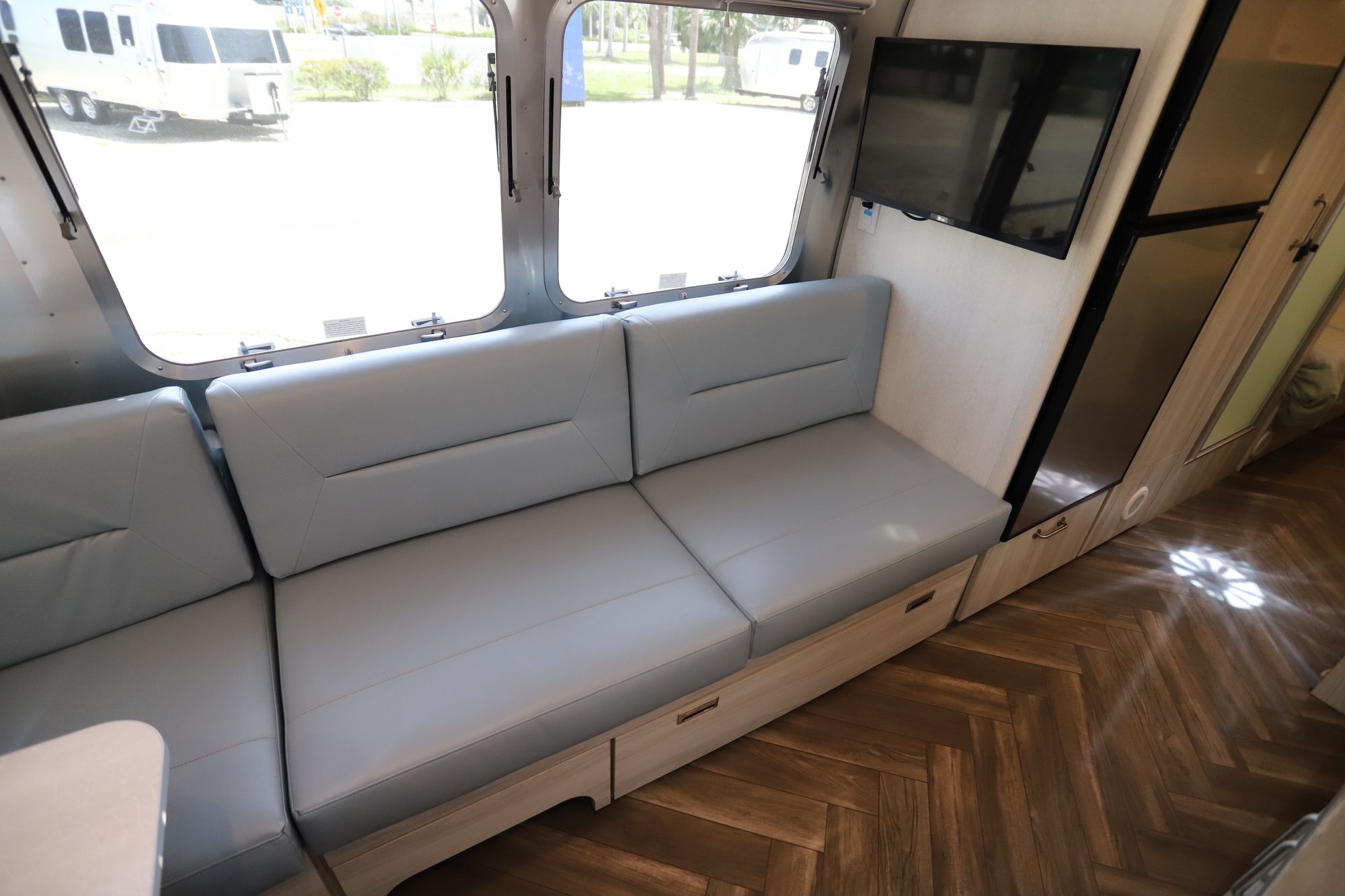 New 2021 Airstream International 25FB Travel Trailer  For Sale