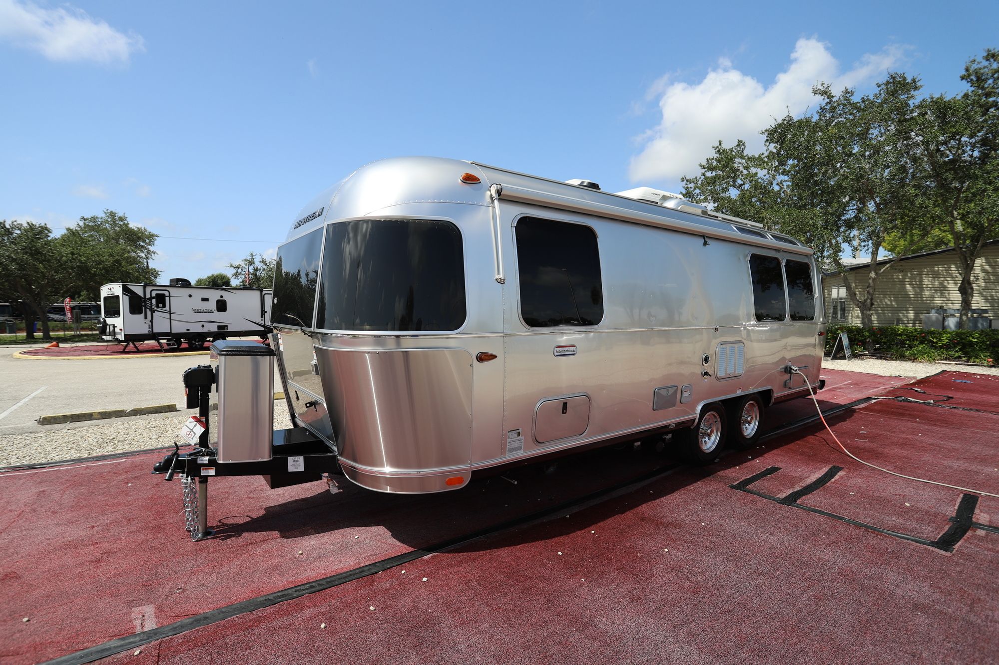 New 2021 Airstream International 25FB Travel Trailer  For Sale