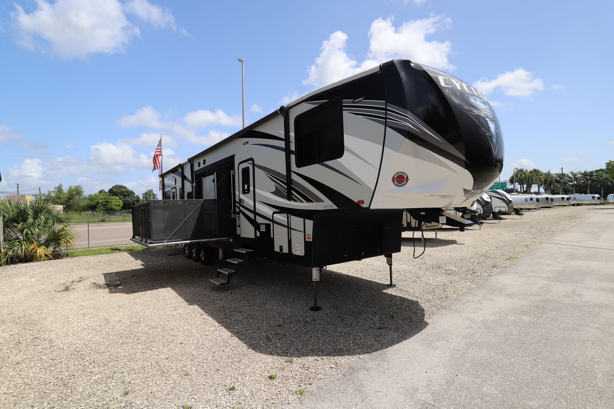 Used 2018 Heartland Rv Cyclone 4270 Fifth Wheel  For Sale