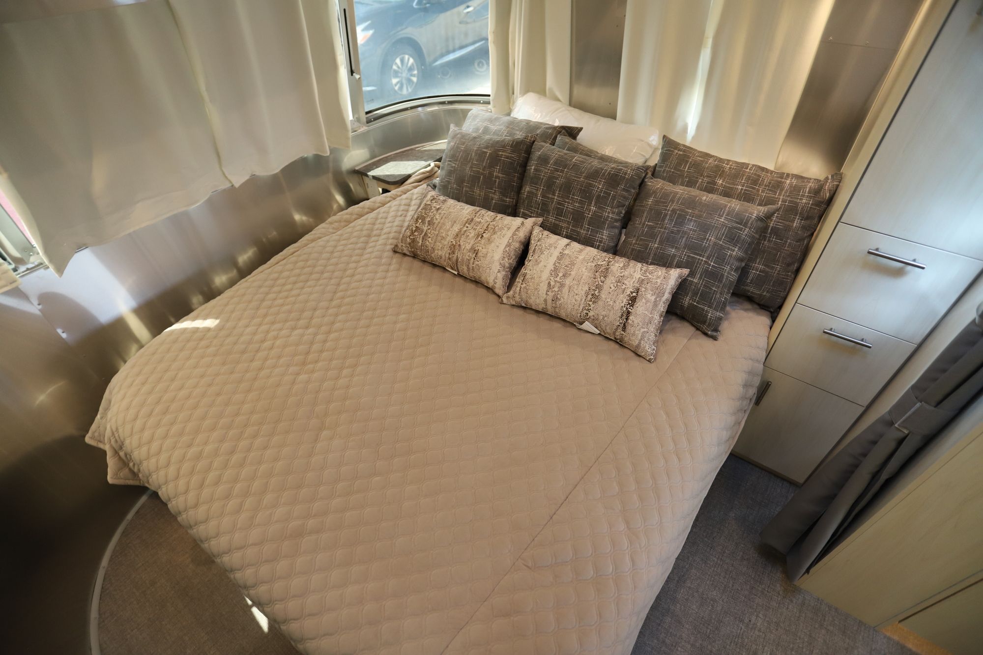 New 2021 Airstream Flying Cloud 25FB Travel Trailer  For Sale