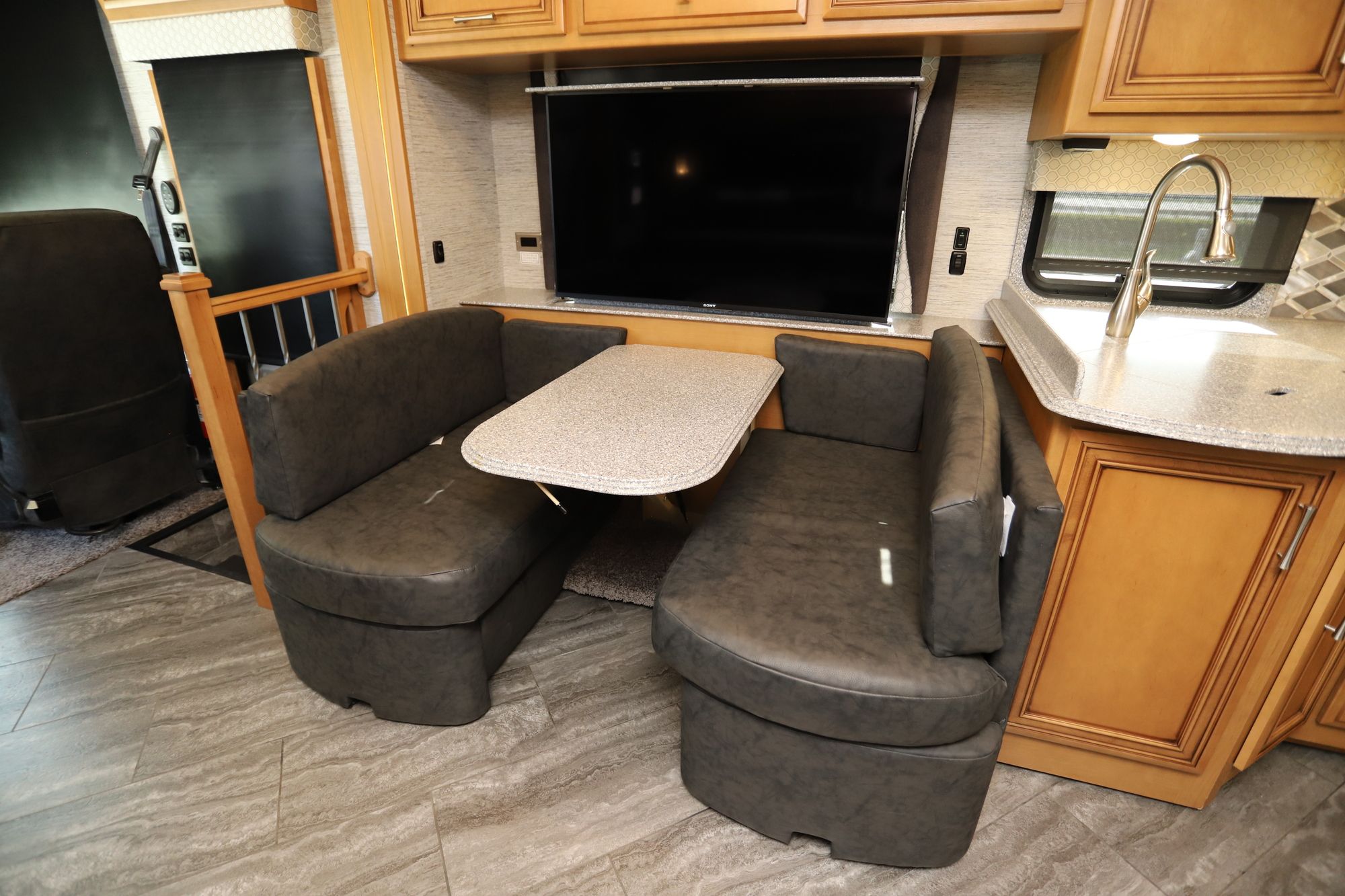 Used 2018 Newmar Canyon Star 3924 Class A  For Sale