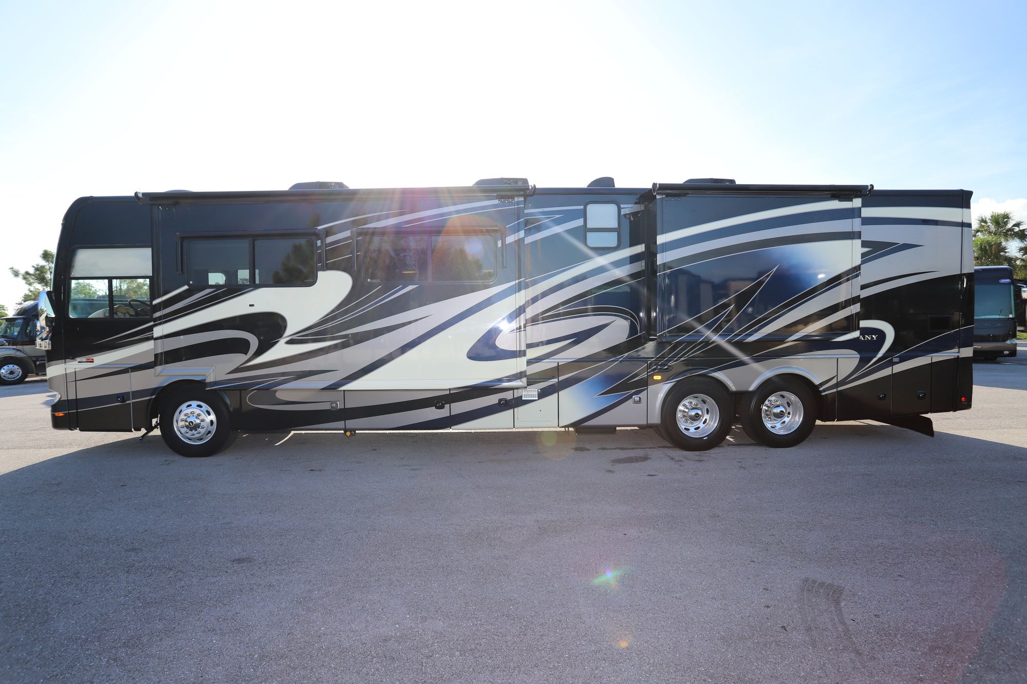 Used 2011 Damon Tuscany 42RQ Class A  For Sale