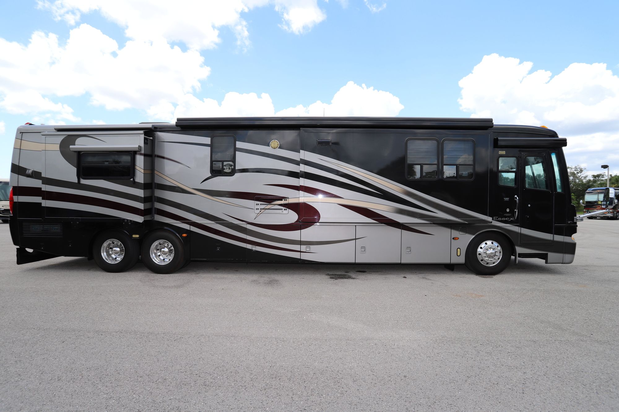 Used 2005 Newmar Essex 4505 Class A  For Sale