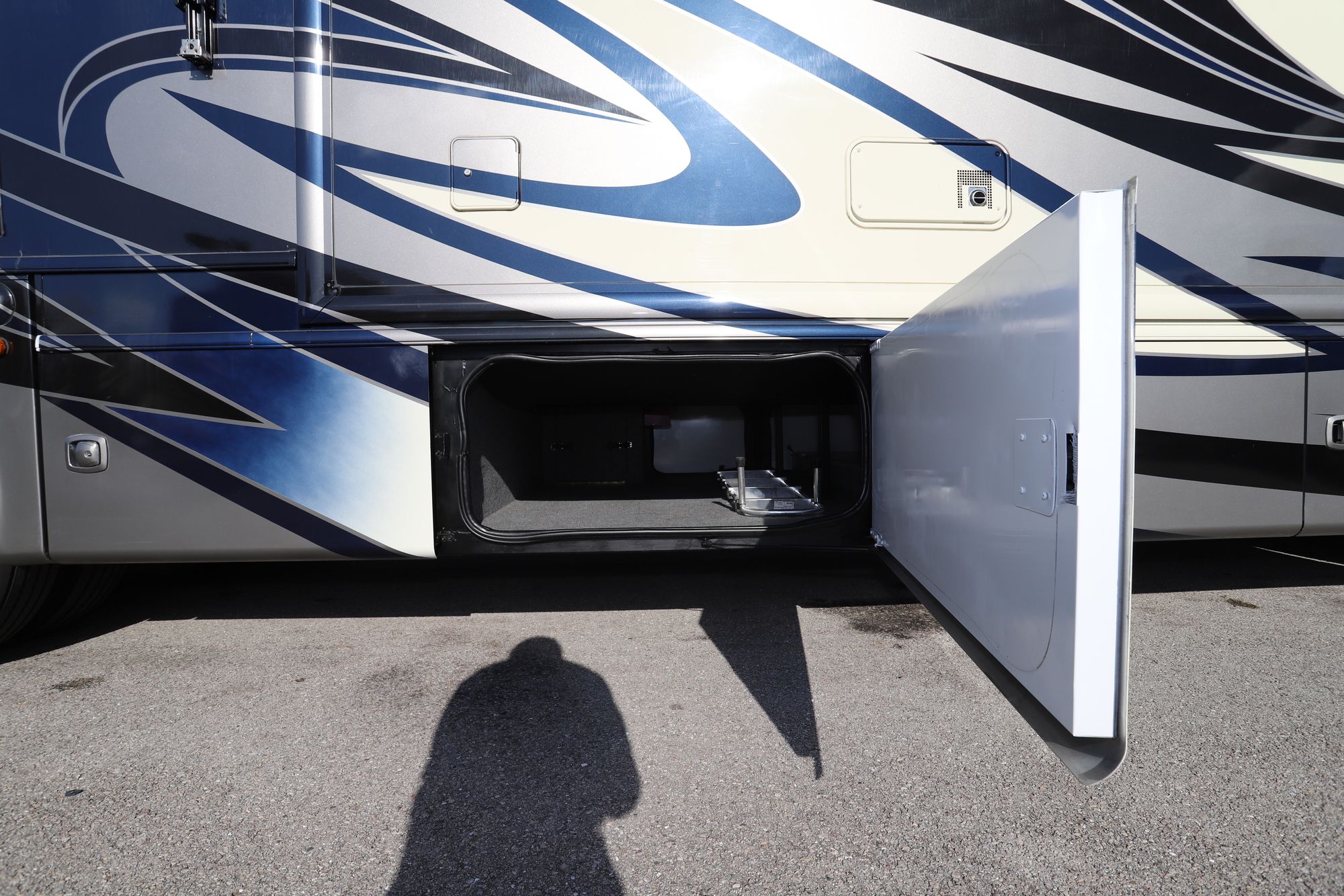 Used 2011 Damon Tuscany 42RQ Class A  For Sale