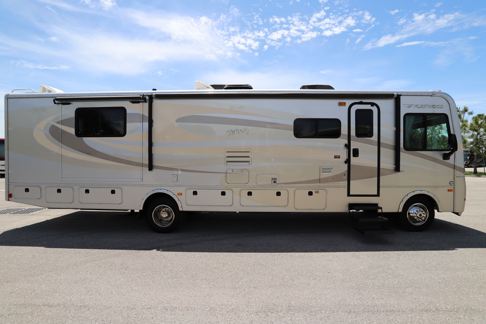 Used 2014 Fleetwood Terra 35K Class A  For Sale