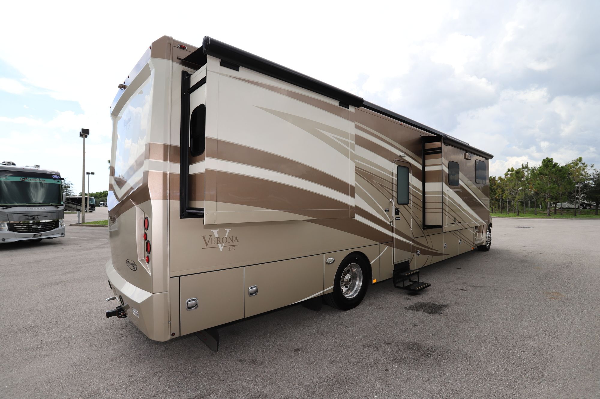 Used 2017 Renegade Rv Verona Le 40LTS Super C  For Sale