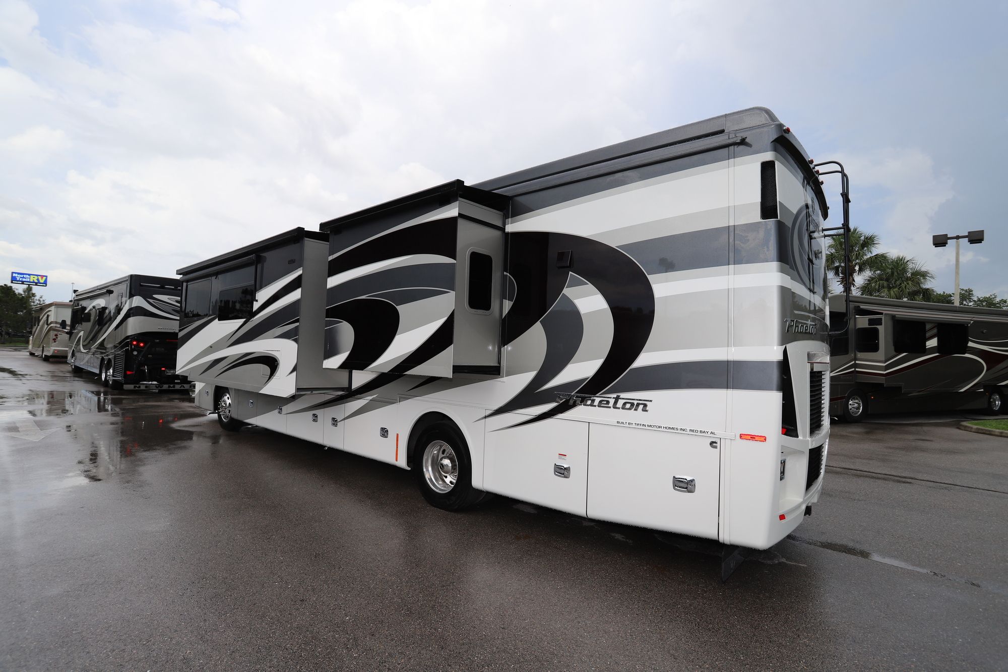 New 2021 Tiffin Motor Homes Phaeton 40QBH Class A  For Sale