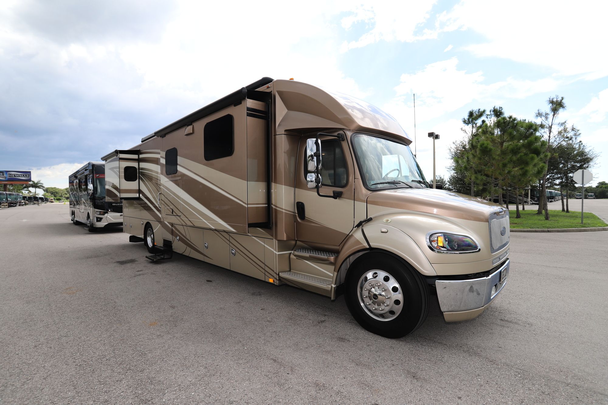 Used 2017 Renegade Rv Verona Le 40LTS Super C  For Sale