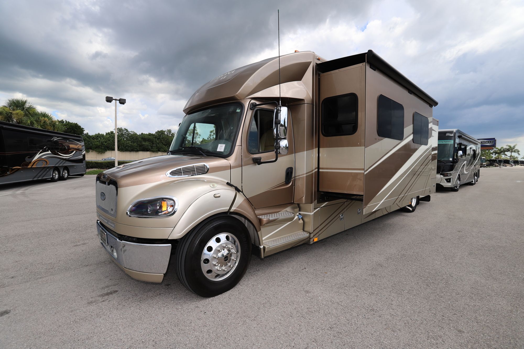 Used 2017 Renegade Rv Verona Le 40LTS Super C  For Sale