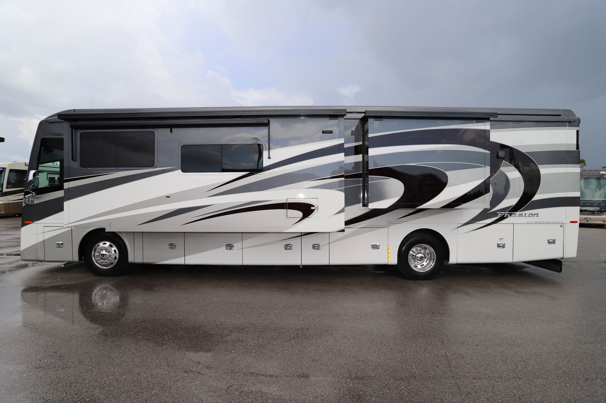 New 2021 Tiffin Motor Homes Phaeton 40QBH Class A  For Sale