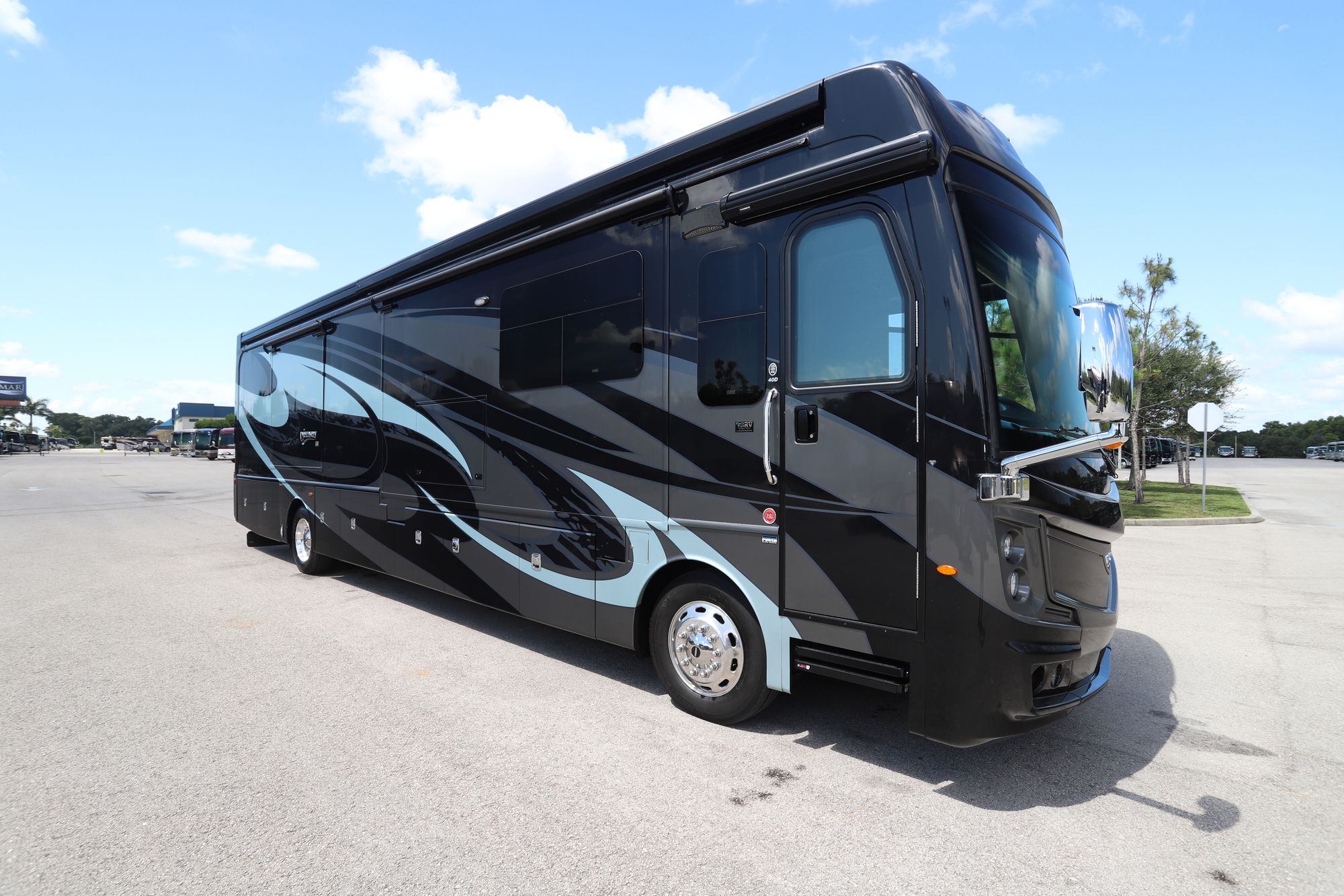 Used 2019 Fleetwood Discovery 40D Class A  For Sale