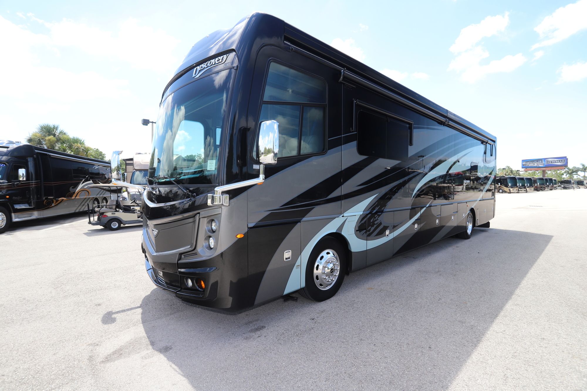 Used 2019 Fleetwood Discovery 40D Class A  For Sale