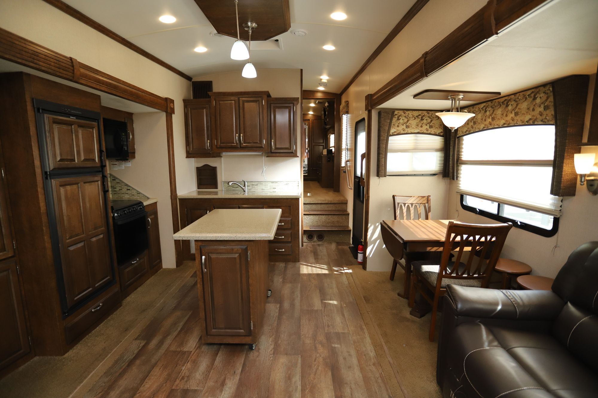 Used 2015 Forest River Blue Ridge 3025RL Fifth Wheel  For Sale