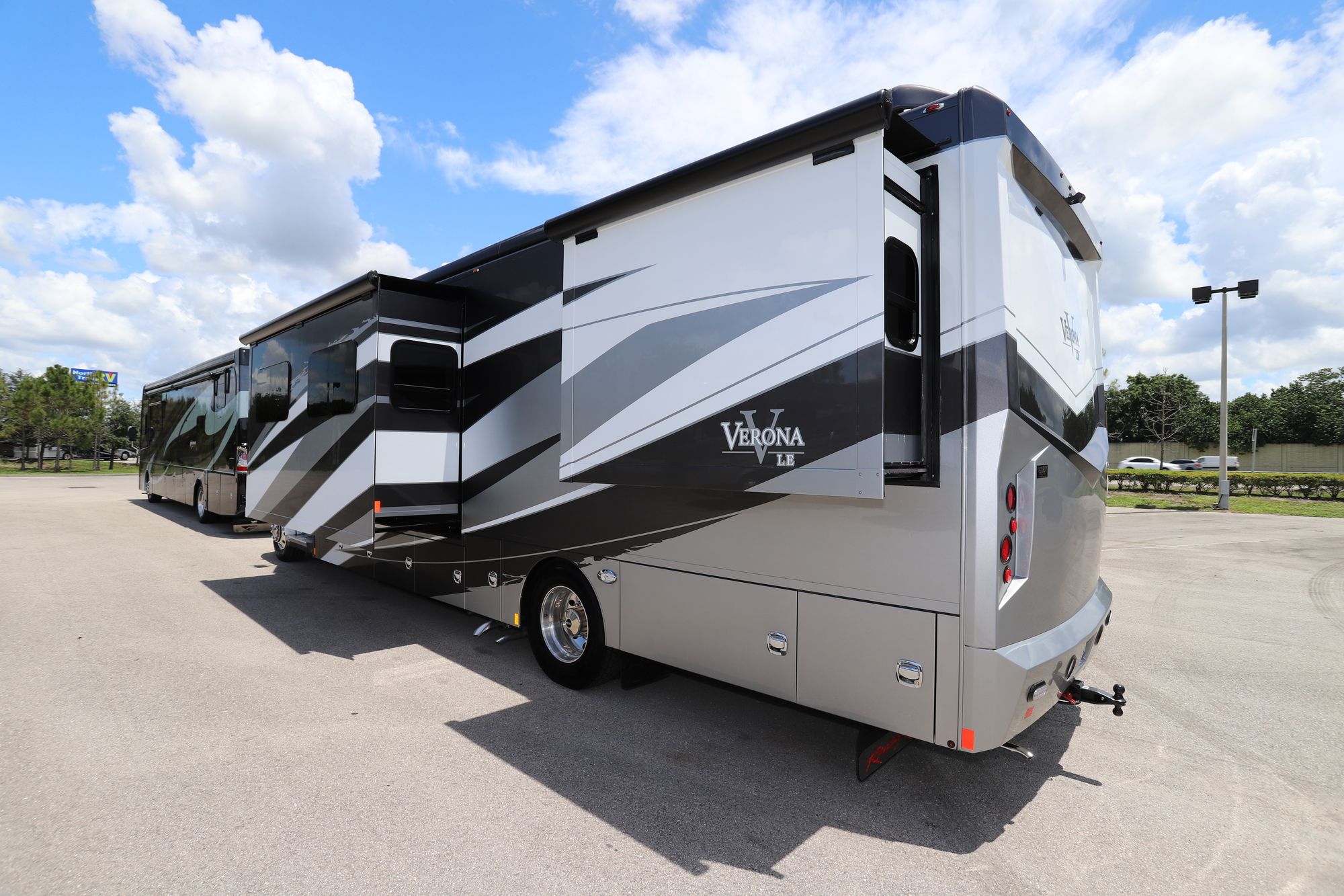 New 2021 Renegade Rv Verona Le 38LDG Super C  For Sale