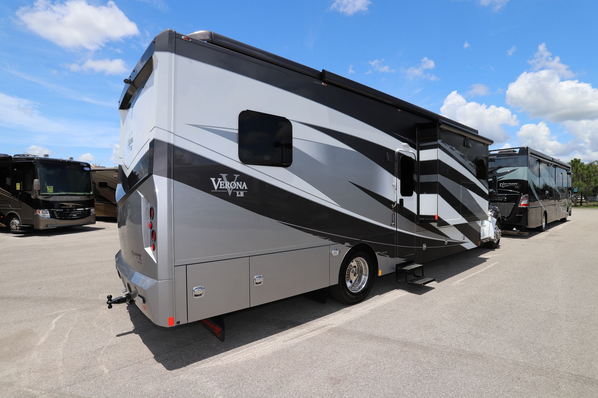 New 2021 Renegade Rv Verona Le 38LDG Super C  For Sale