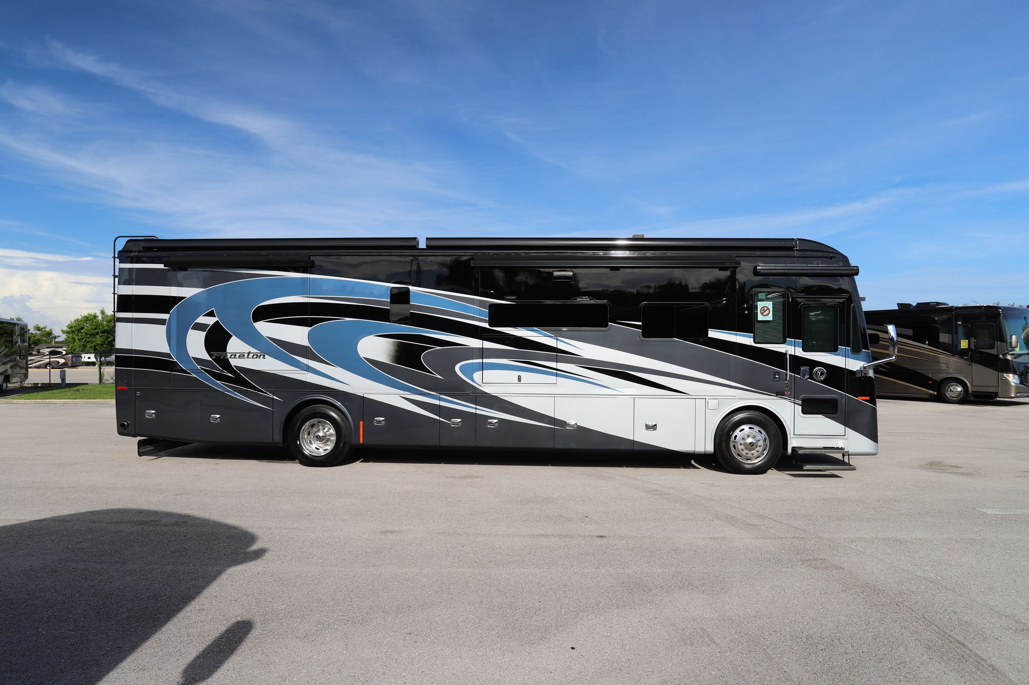 New 2021 Tiffin Motor Homes Phaeton 40QKH Class A  For Sale