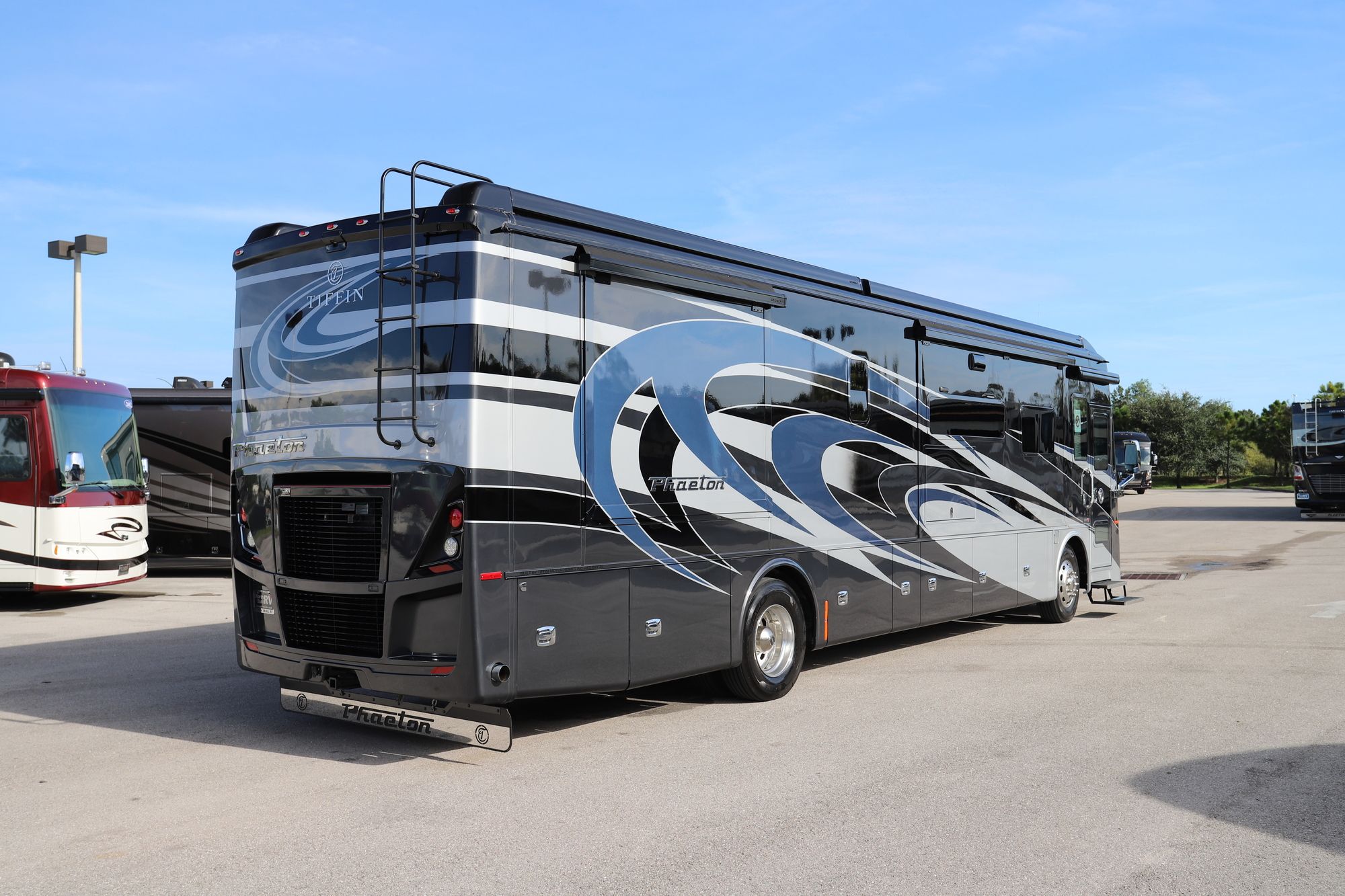 New 2021 Tiffin Motor Homes Phaeton 40QKH Class A  For Sale