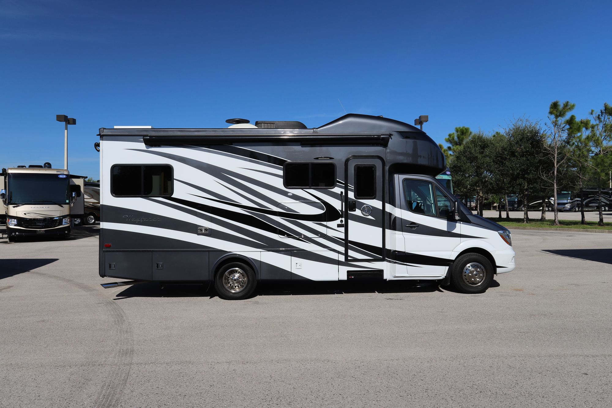 Used 2018 Tiffin Motor Homes Wayfarer 24BW Class C  For Sale