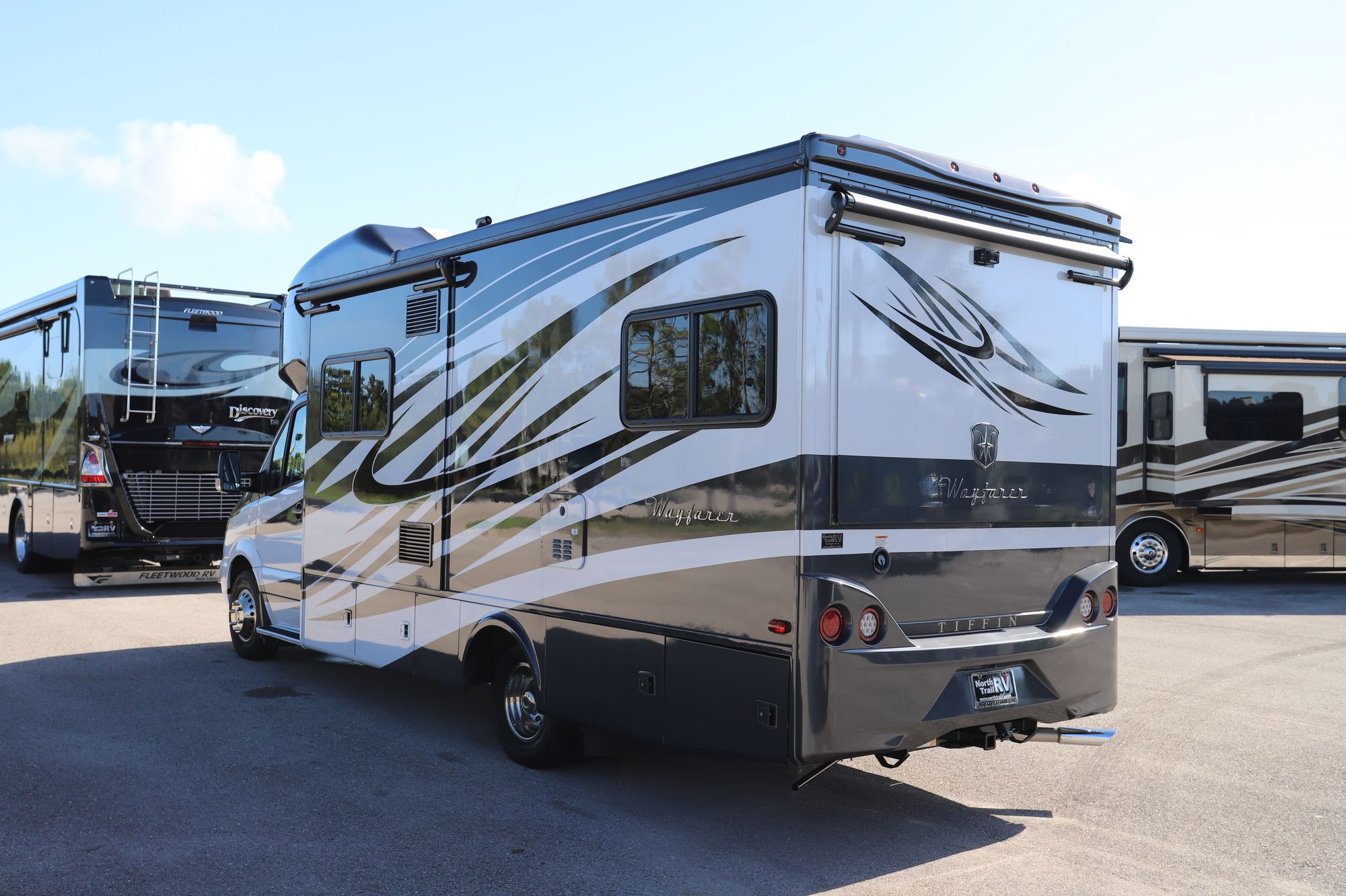 Used 2018 Tiffin Motor Homes Wayfarer 24BW Class C  For Sale