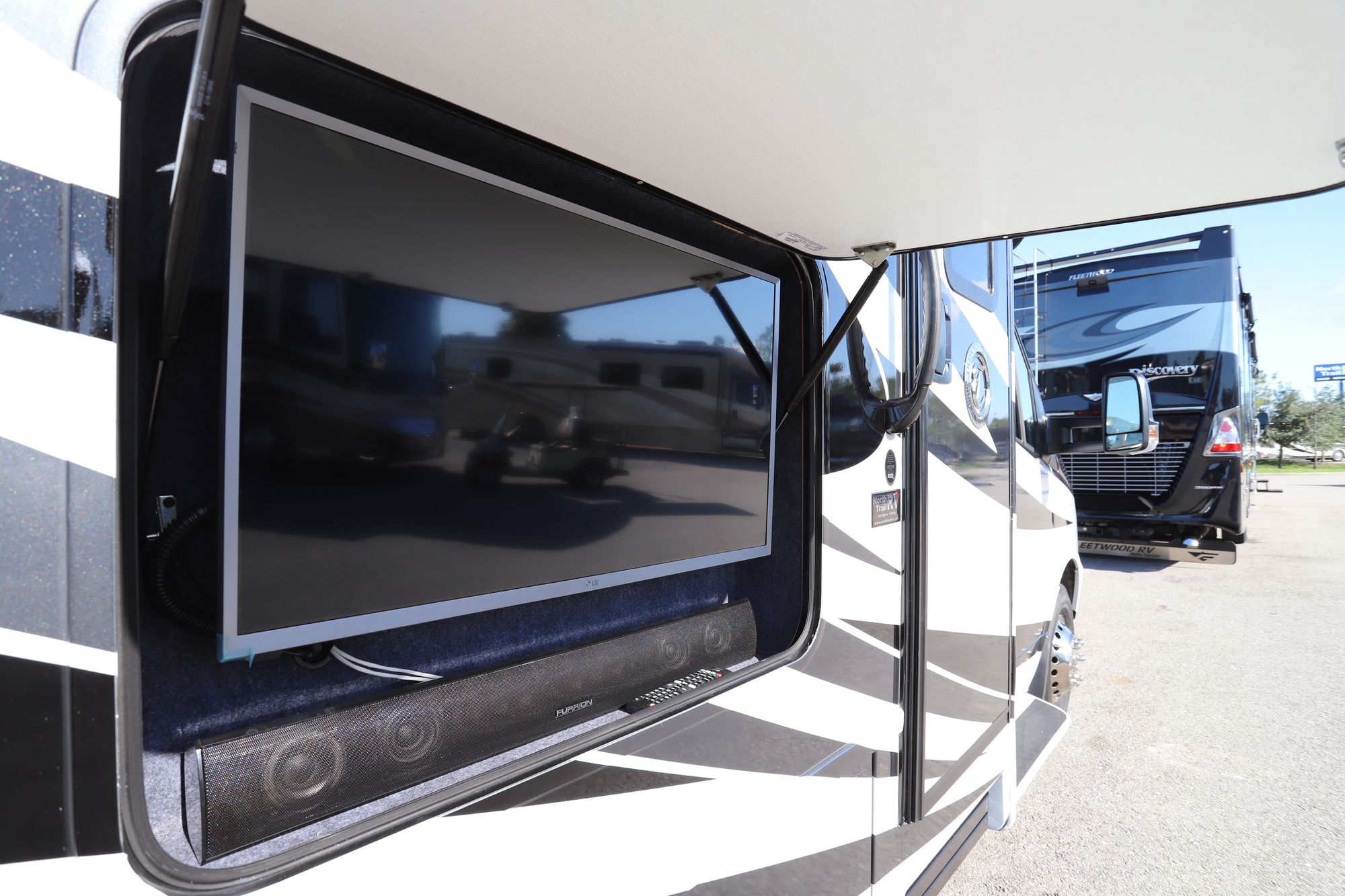 Used 2018 Tiffin Motor Homes Wayfarer 24BW Class C  For Sale