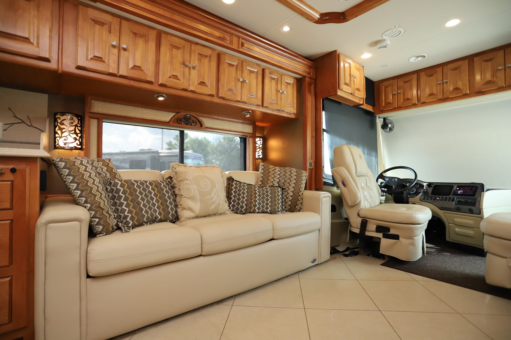 Used 2013 Tiffin Motor Homes Phaeton 36GH Class A  For Sale