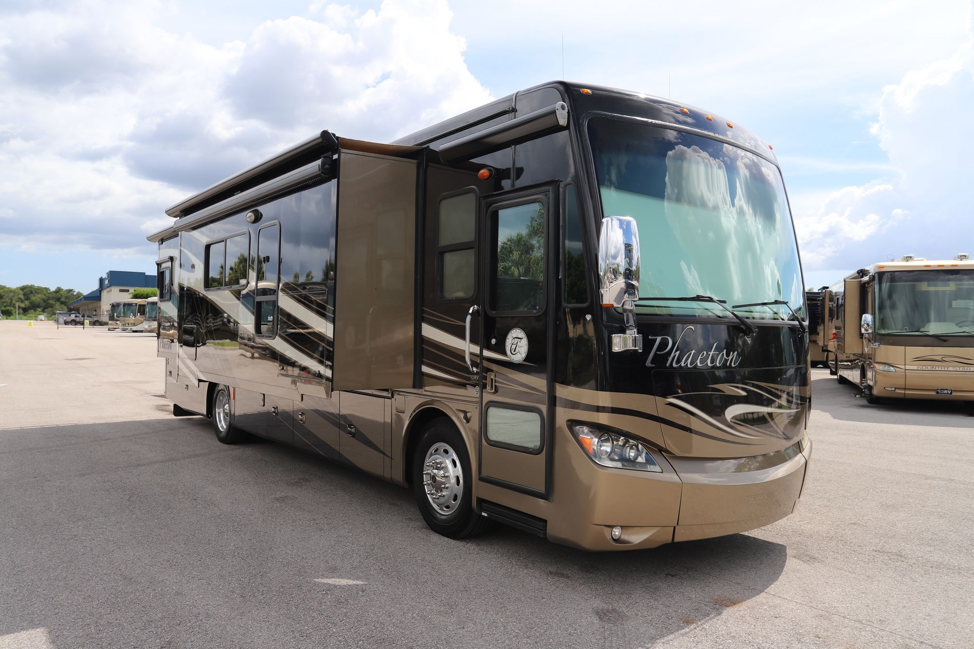 Used 2013 Tiffin Motor Homes Phaeton 36GH Class A  For Sale