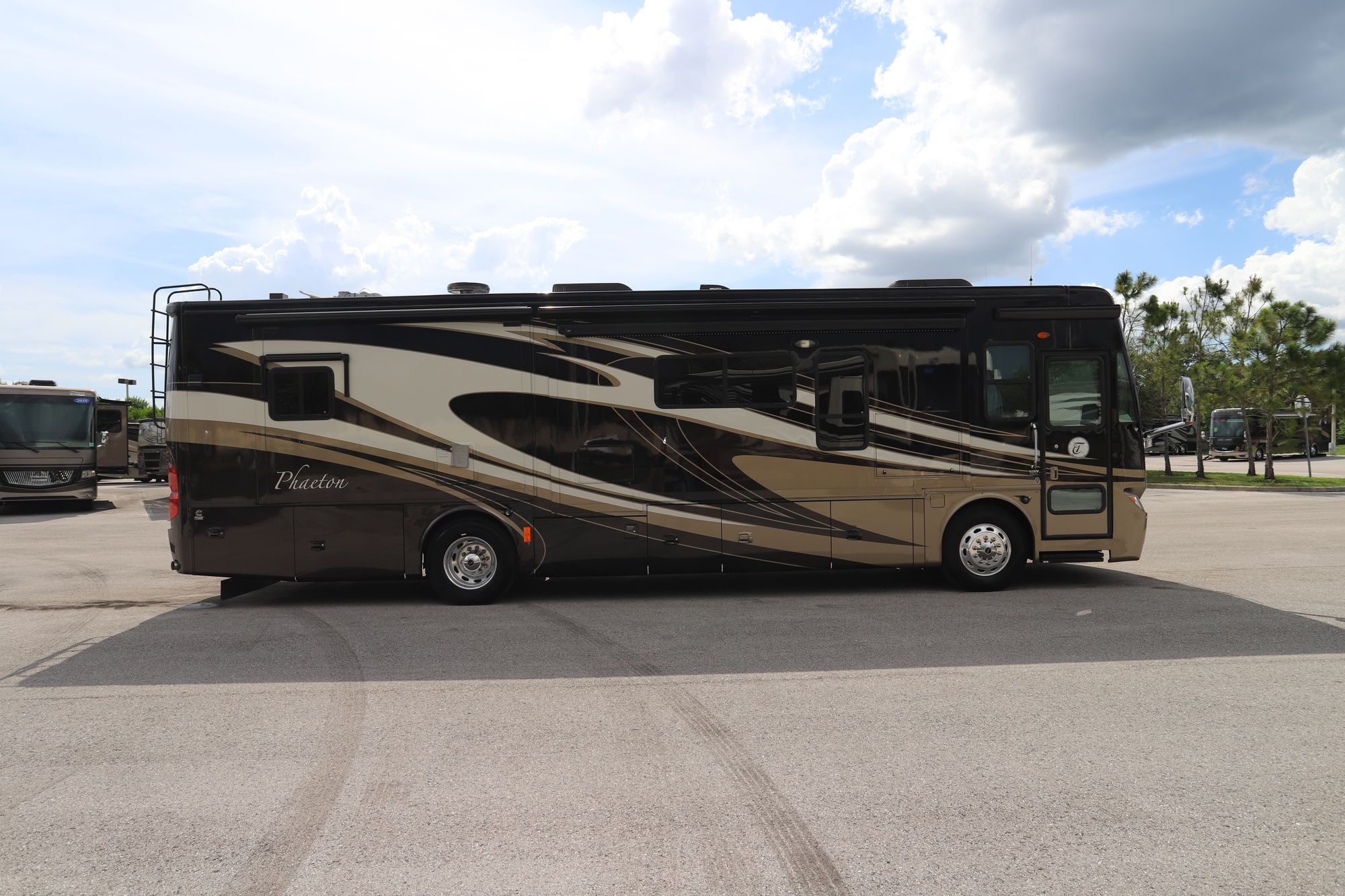 Used 2013 Tiffin Motor Homes Phaeton 36GH Class A  For Sale