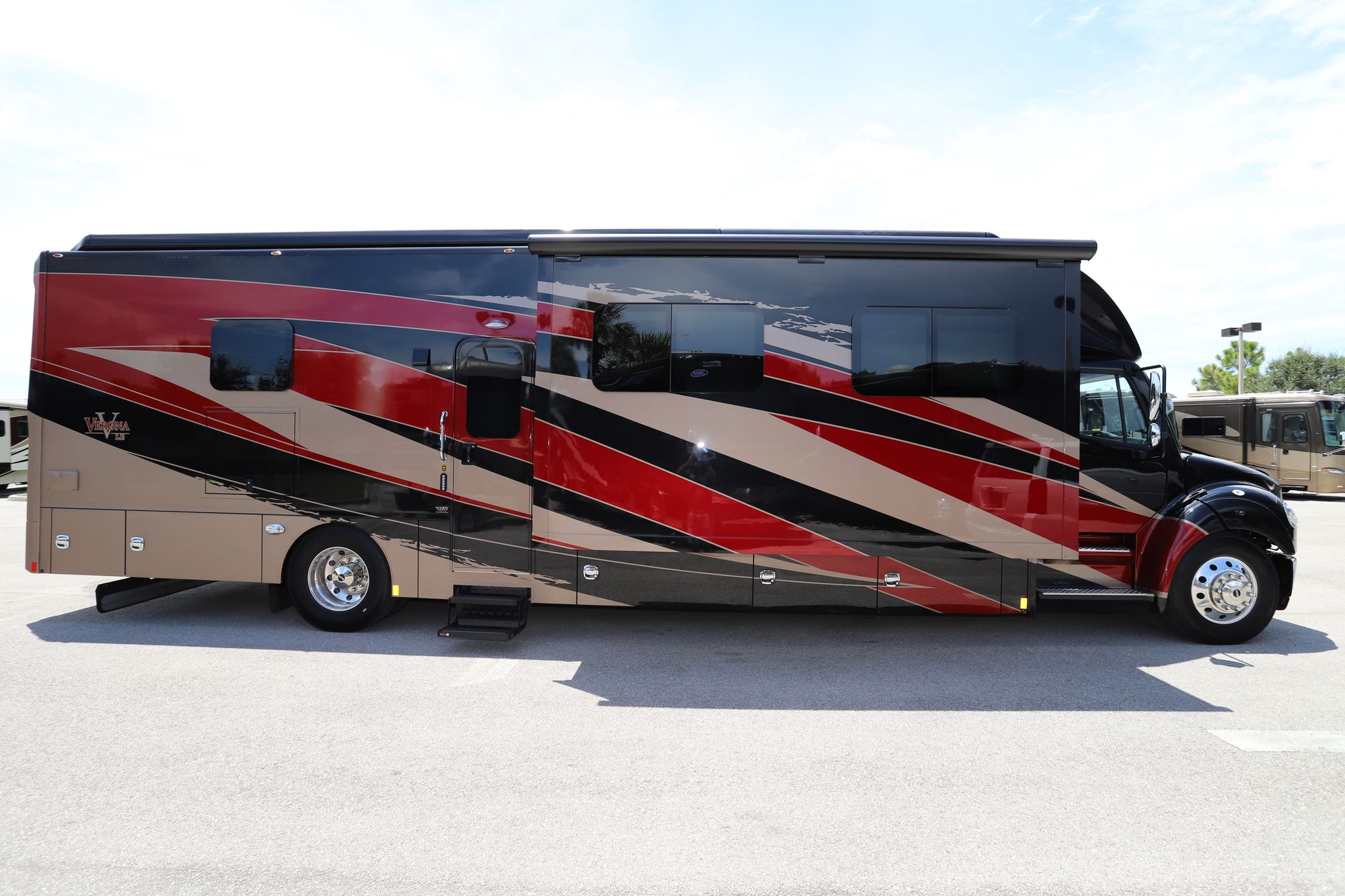 New 2021 Renegade Rv Verona Le 40LRB Super C  For Sale