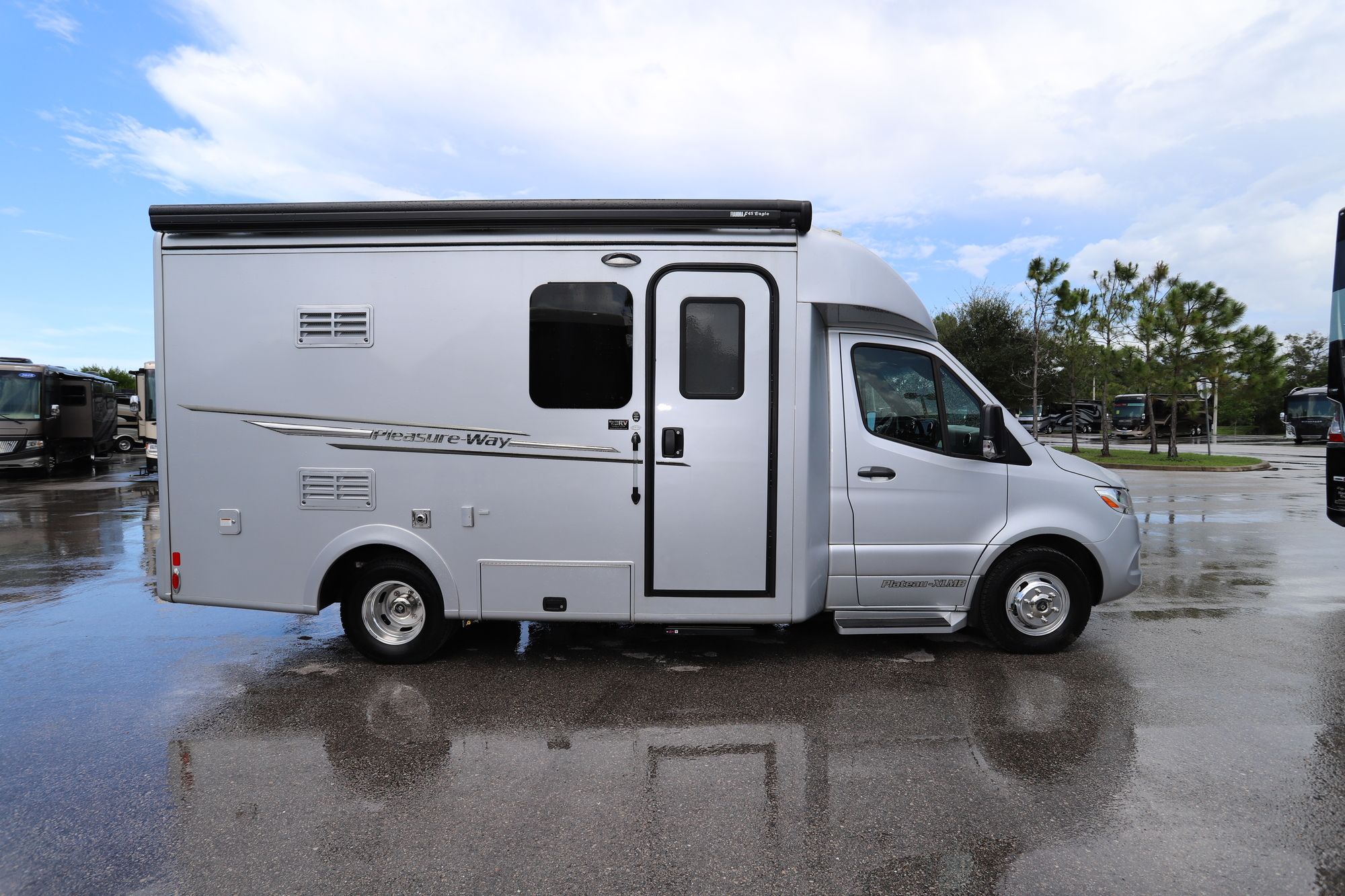 Used 2020 Pleasure-Way Plateau XLMB Class C  For Sale