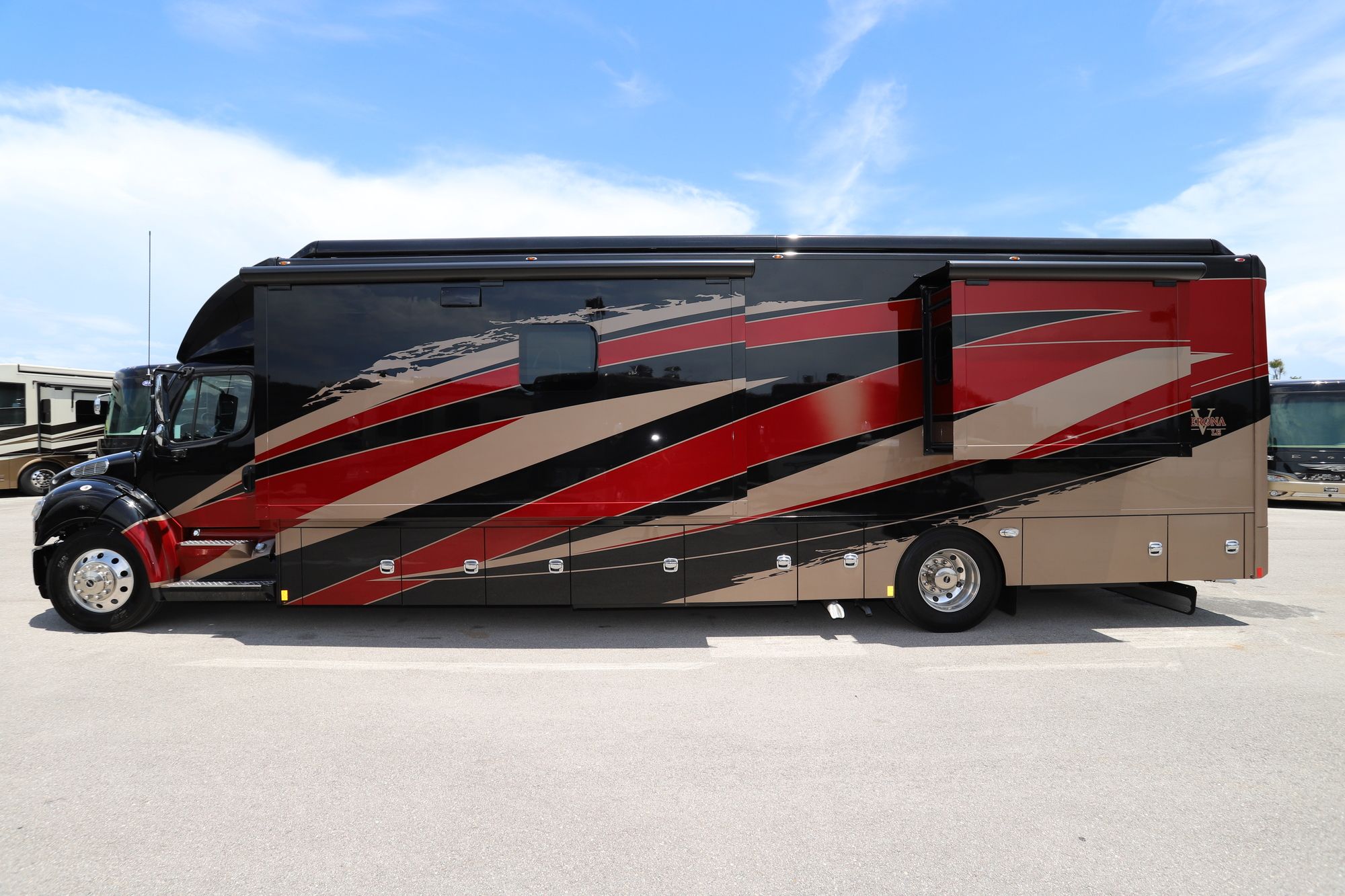 New 2021 Renegade Rv Verona Le 40LRB Super C  For Sale