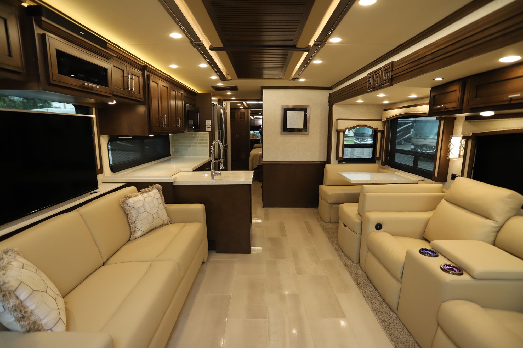 New 2021 Newmar Ventana 3717 Class A  For Sale