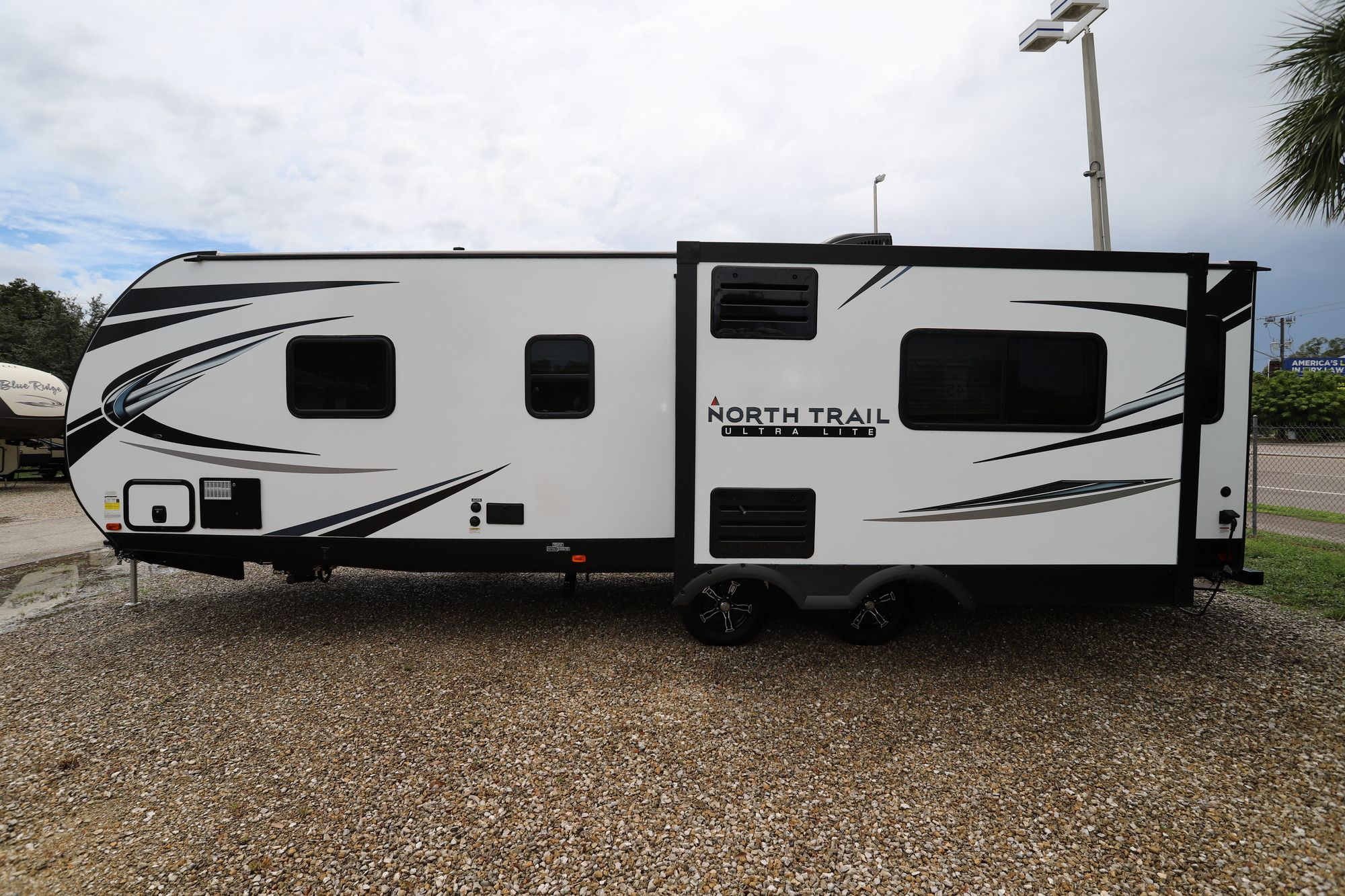 New 2021 Heartland Rv North Trail 25LRSS Travel Trailer  For Sale